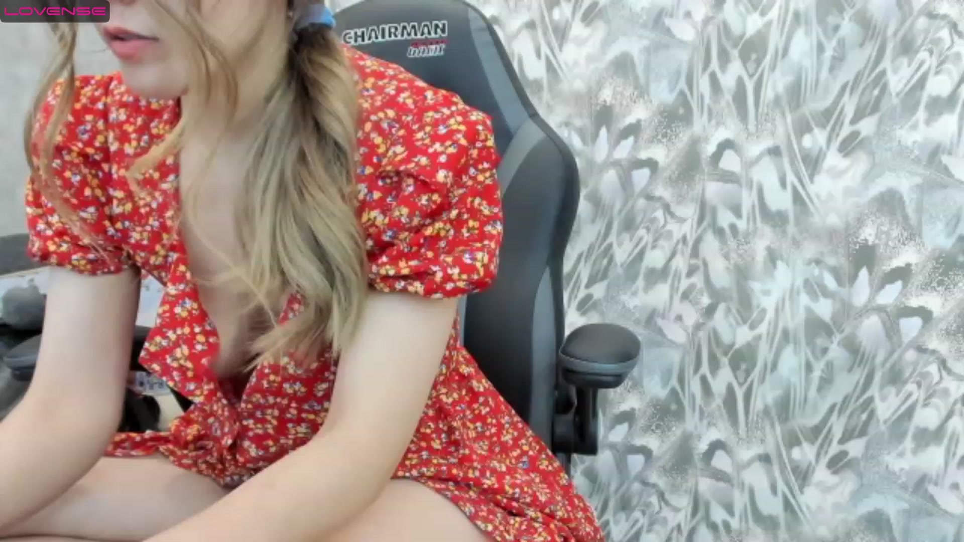 Gallery image thumbnail from Juicy_Cherry6's myfreecams stream on, 12/24/2022, 03:56 image 17 of 20