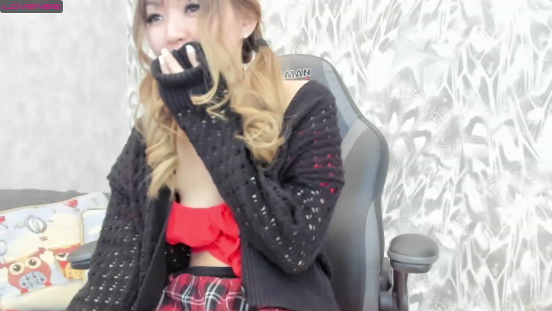 Gallery image thumbnail from Juicy_Cherry6's myfreecams stream on, 12/25/2022, 04:46 image 1 of 20