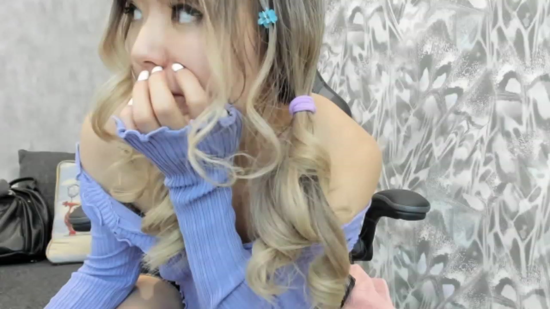Gallery image thumbnail from Juicy_Cherry6's myfreecams stream on, 01/03/2023, 01:24 image 19 of 20
