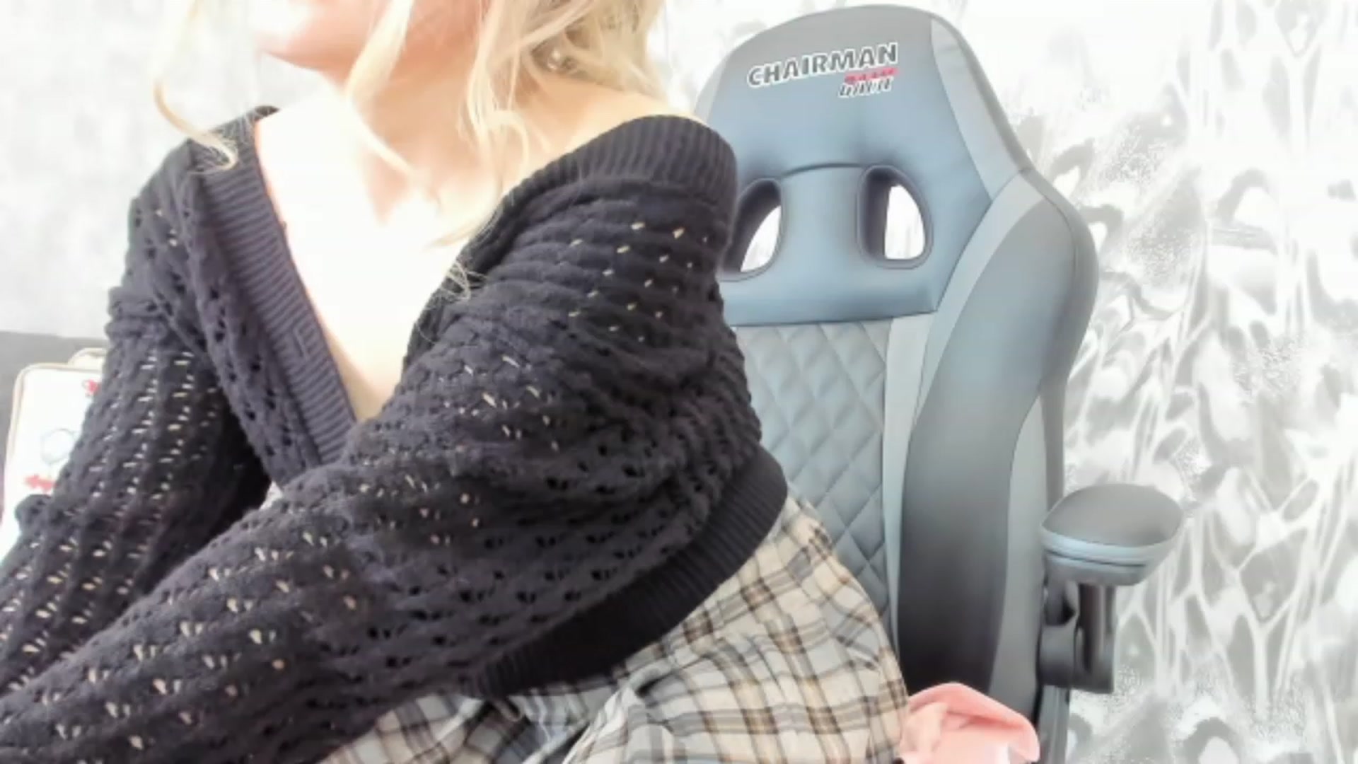 Gallery image thumbnail from Juicy_Cherry6's myfreecams stream on, 01/05/2023, 06:46 image 15 of 20