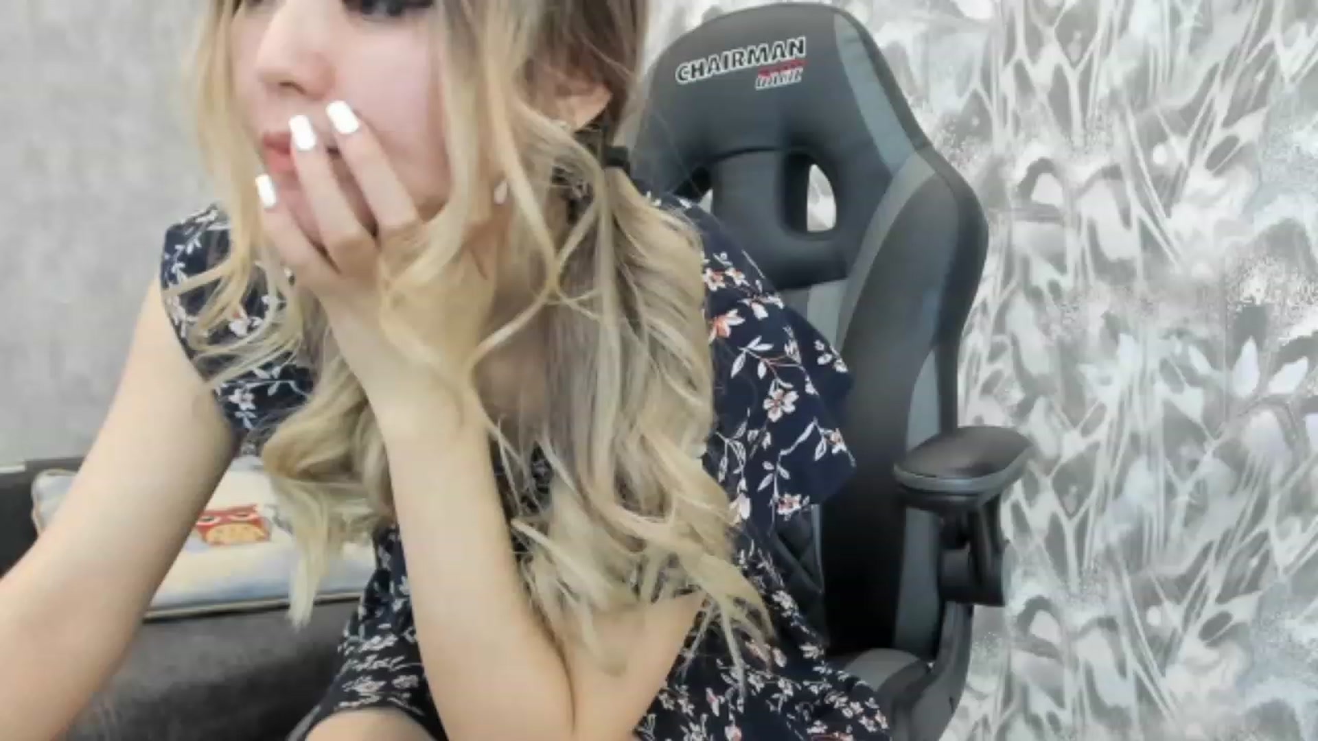 Gallery image thumbnail from Juicy_Cherry6's myfreecams stream on, 01/08/2023, 05:27 image 13 of 20