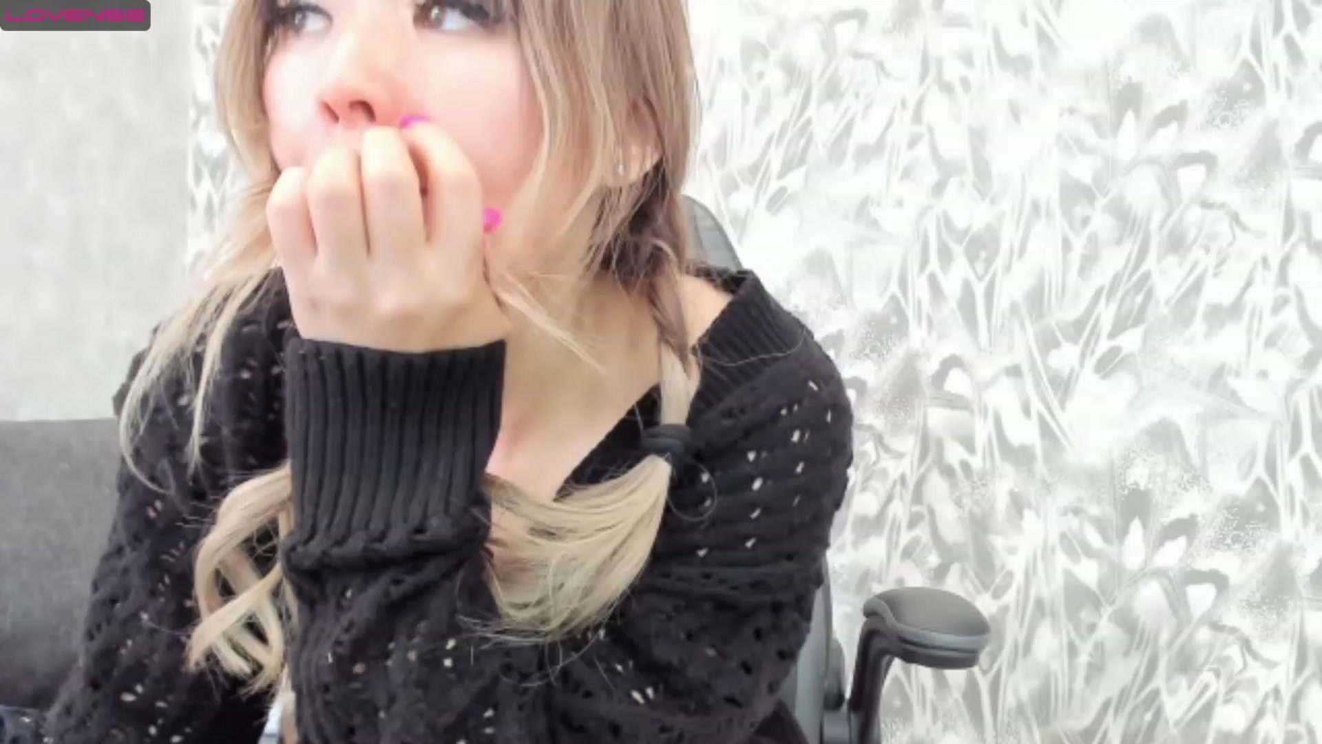 Gallery image thumbnail from Juicy_Cherry6's myfreecams stream on, 02/12/2023, 05:33 image 15 of 20