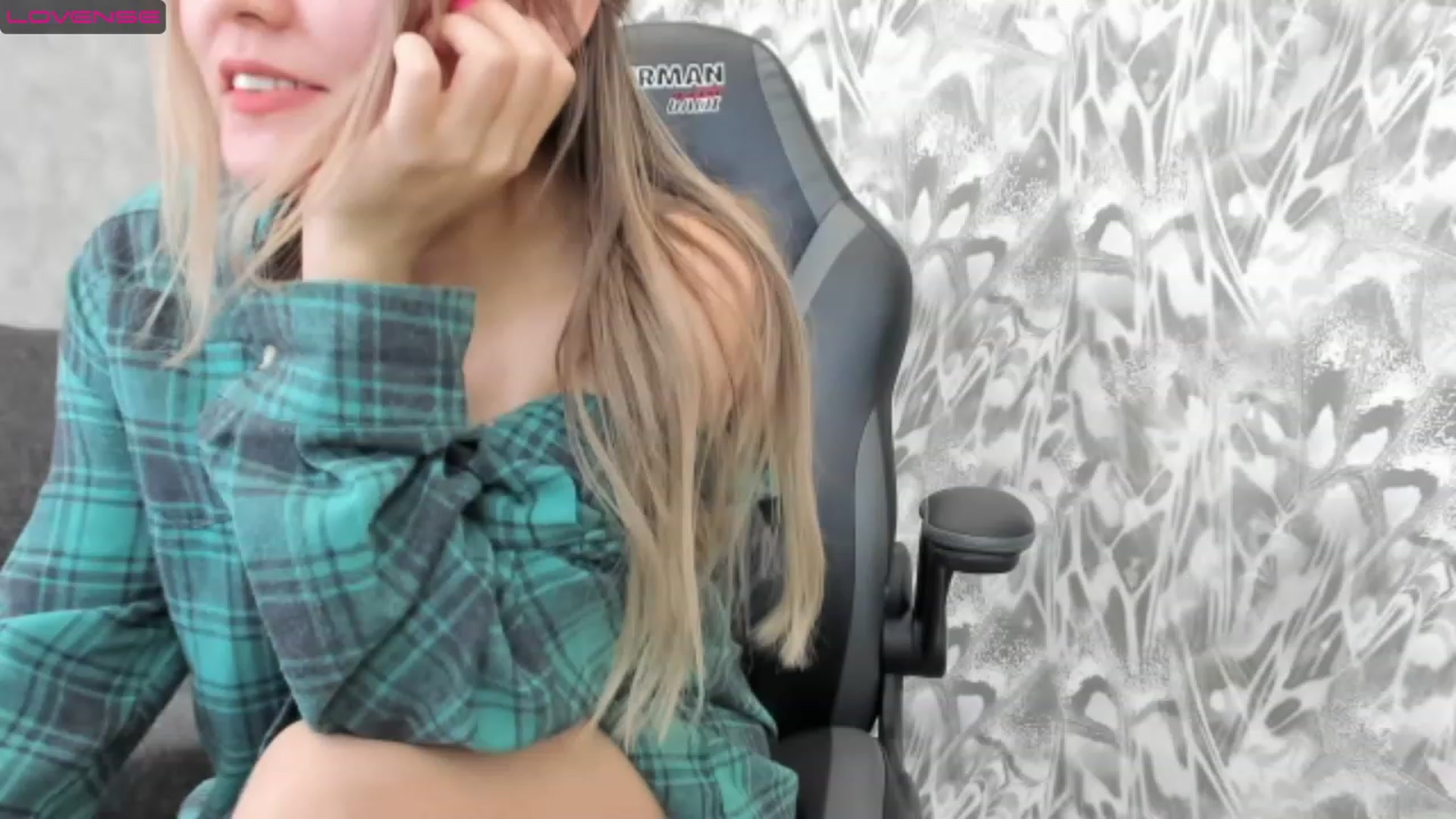 Gallery image thumbnail from Juicy_Cherry6's myfreecams stream on, 02/15/2023, 06:17 image 8 of 20