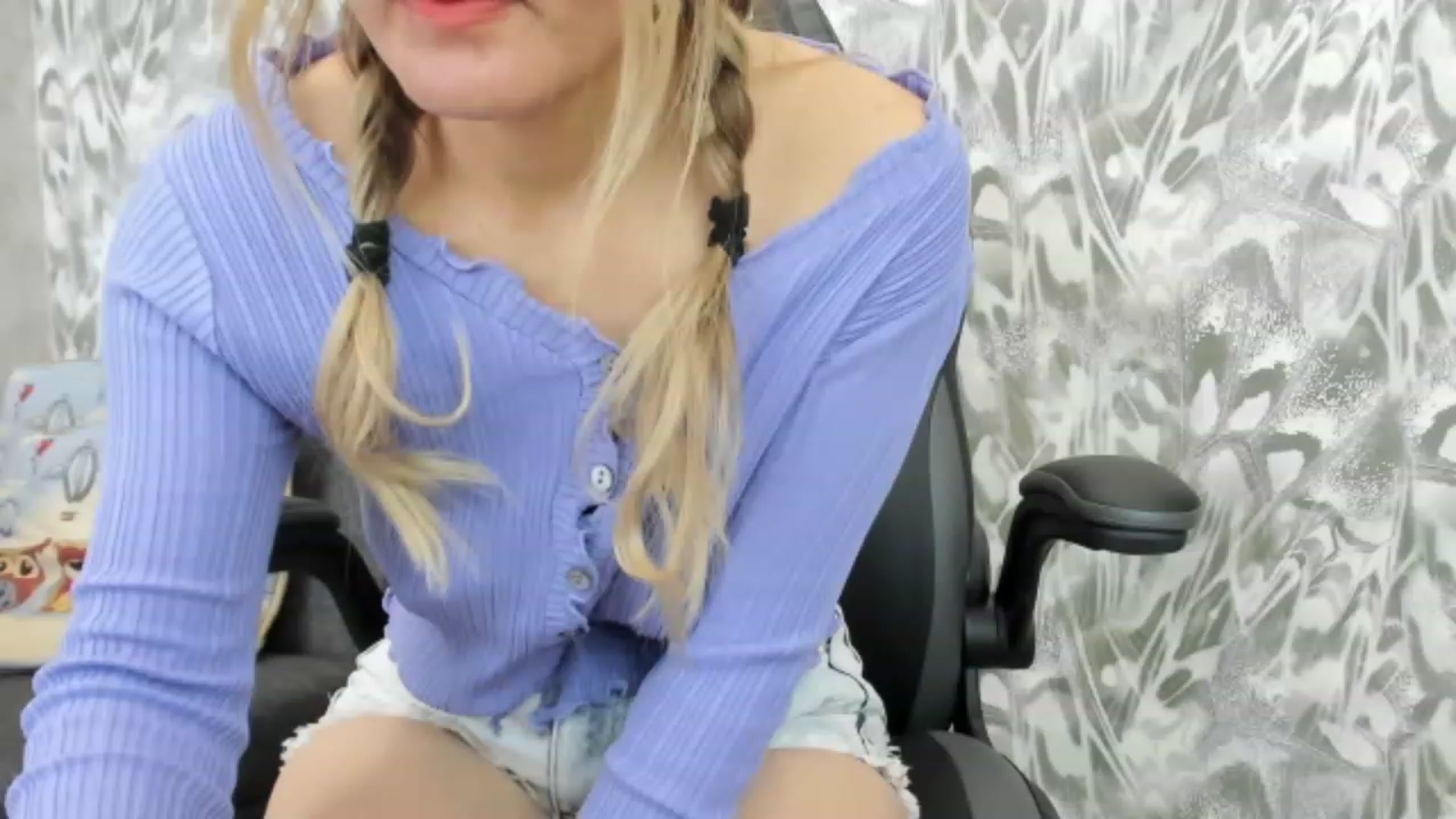 Gallery image thumbnail from Juicy_Cherry6's myfreecams stream on, 03/29/2023, 05:44 image 2 of 20