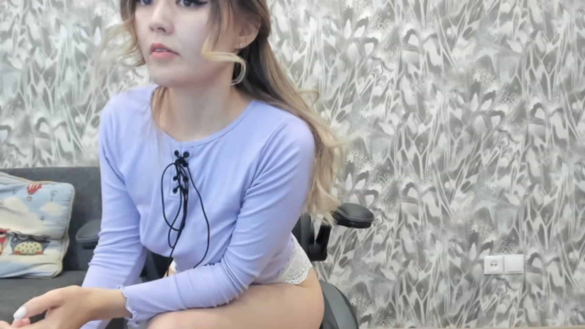 Gallery image thumbnail from Juicy_Cherry6's myfreecams stream on, 04/17/2023, 02:56 image 1 of 20