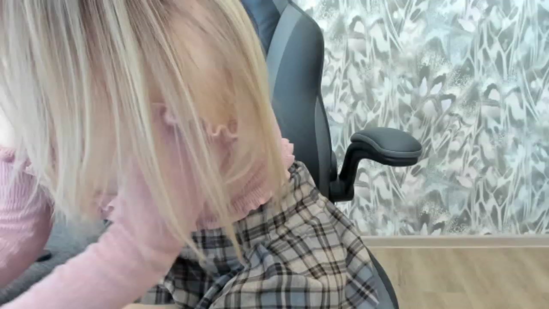 Gallery image thumbnail from Juicy_Cherry6's myfreecams stream on, 04/30/2023, 03:25 image 15 of 20