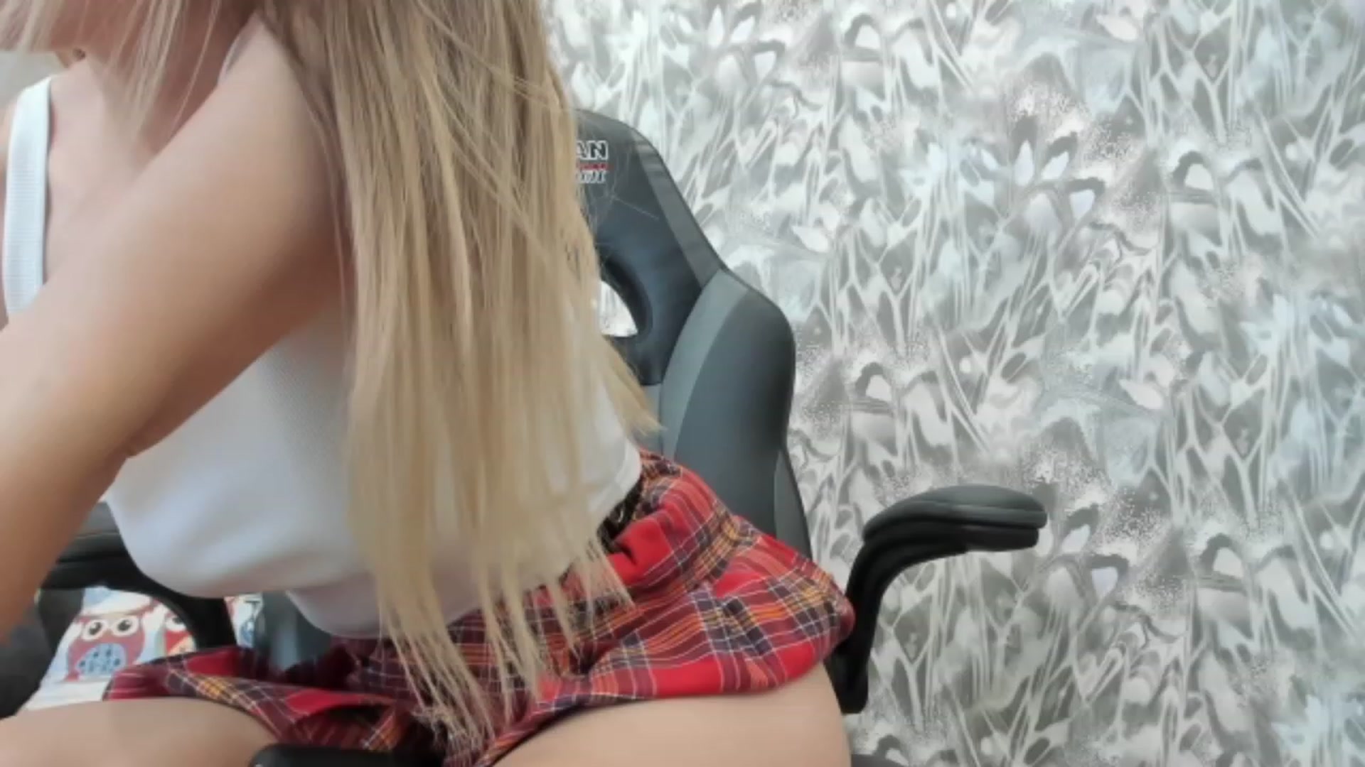 Gallery image thumbnail from Juicy_Cherry6's myfreecams stream on, 05/01/2023, 04:33 image 8 of 20