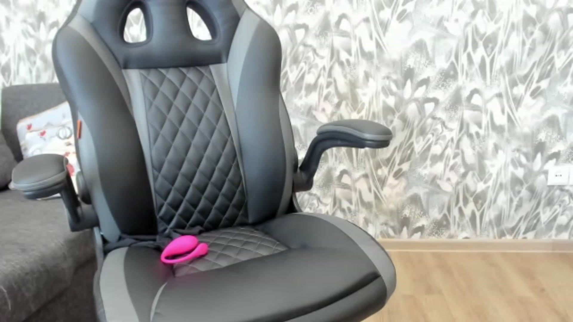 Gallery image thumbnail from Juicy_Cherry6's myfreecams stream on, 05/12/2023, 07:07 image 17 of 20