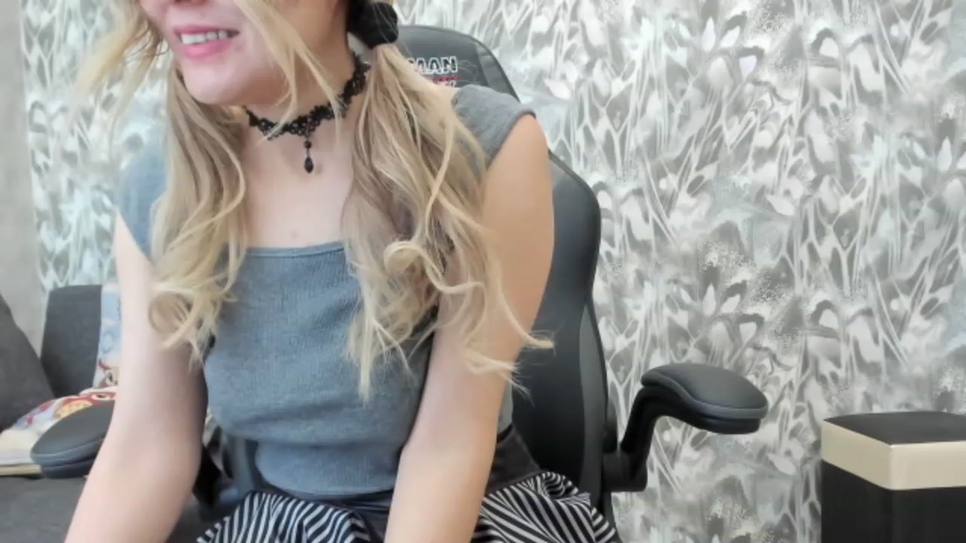 Gallery image thumbnail from Juicy_Cherry6's myfreecams stream on, 05/20/2023, 04:41 image 4 of 20