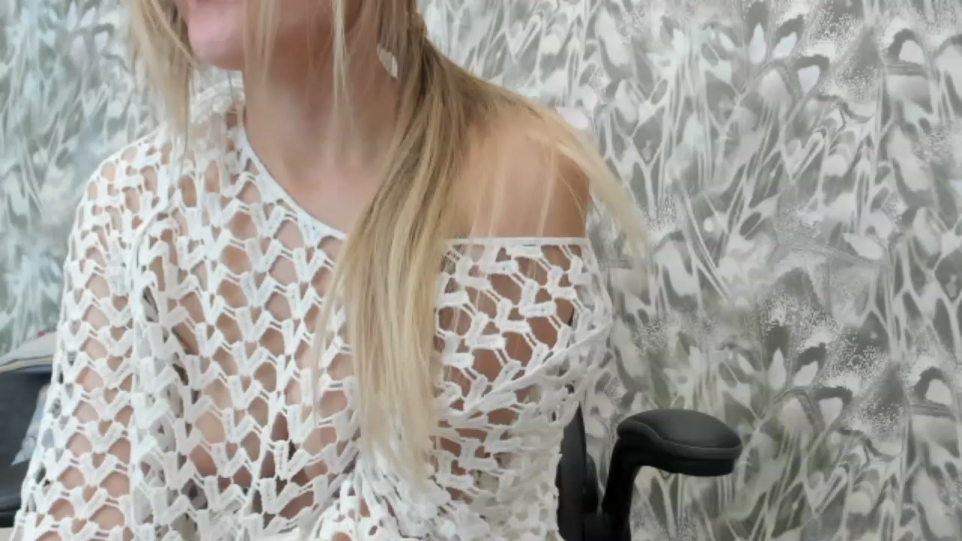 Gallery image thumbnail from Juicy_Cherry6's myfreecams stream on, 06/05/2023, 04:15 image 3 of 20