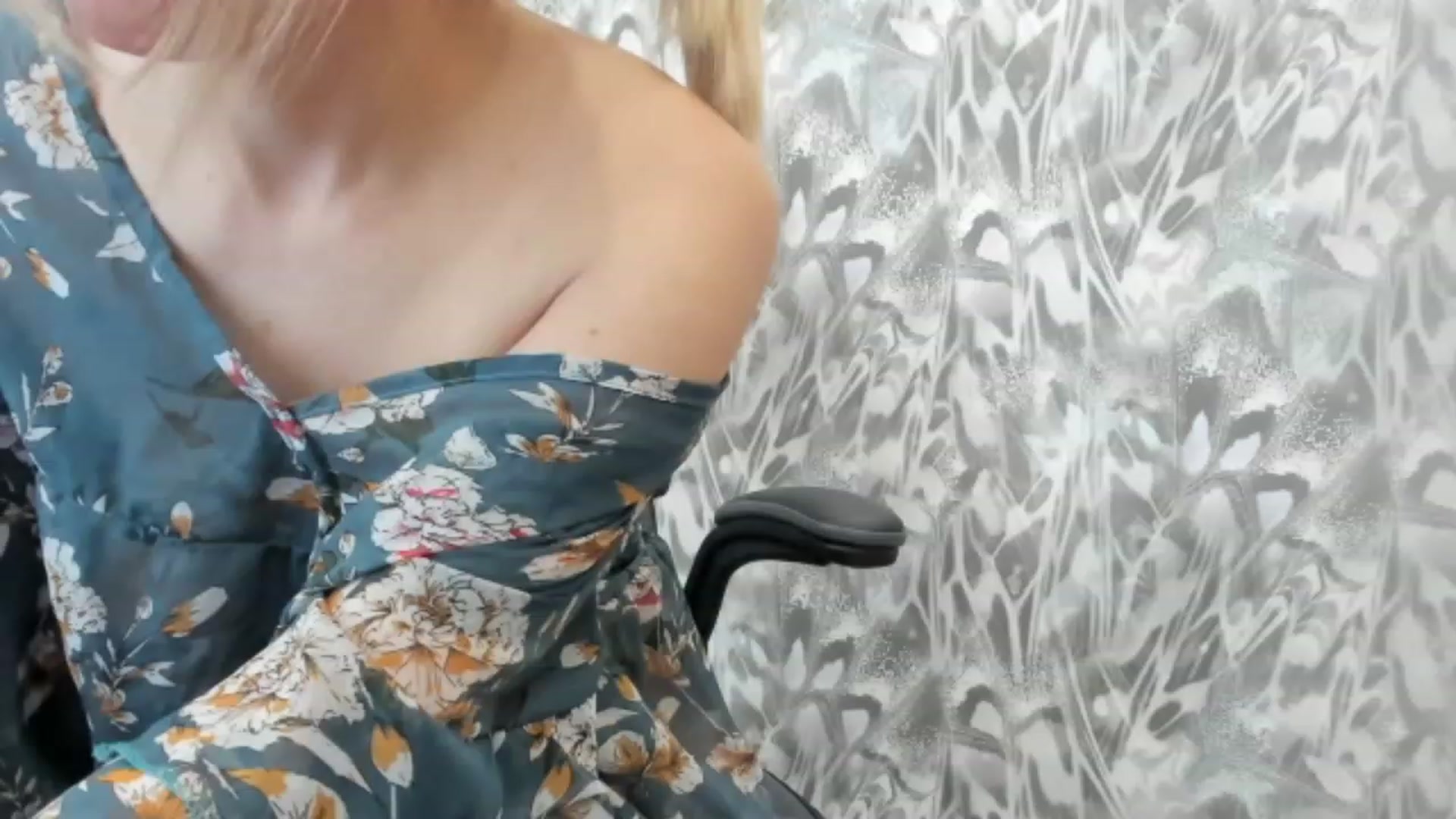 Gallery image thumbnail from Juicy_Cherry6's myfreecams stream on, 06/24/2023, 03:25 image 7 of 20