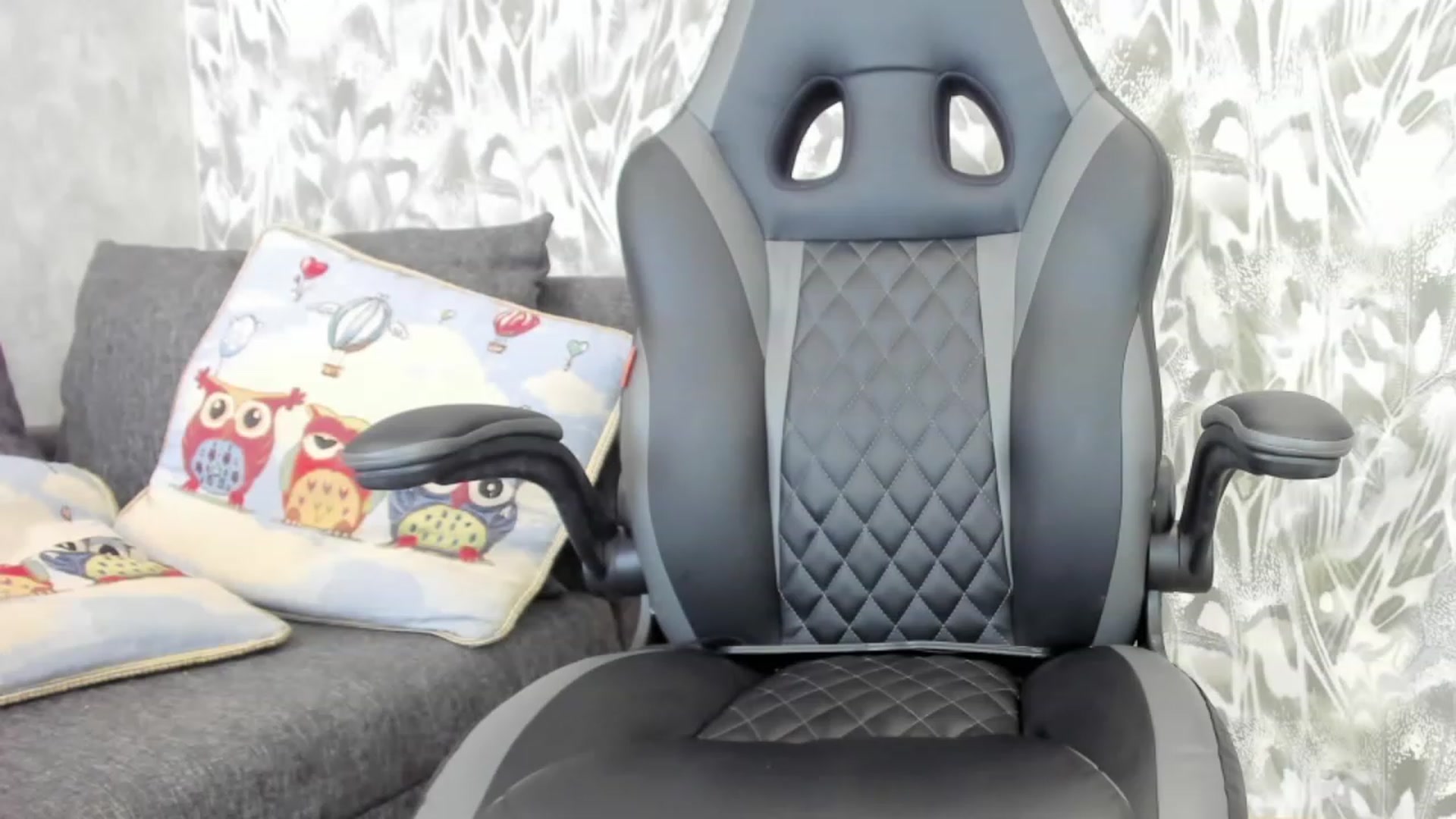 Gallery image thumbnail from Juicy_Cherry6's myfreecams stream on, 07/25/2023, 06:18 image 14 of 20