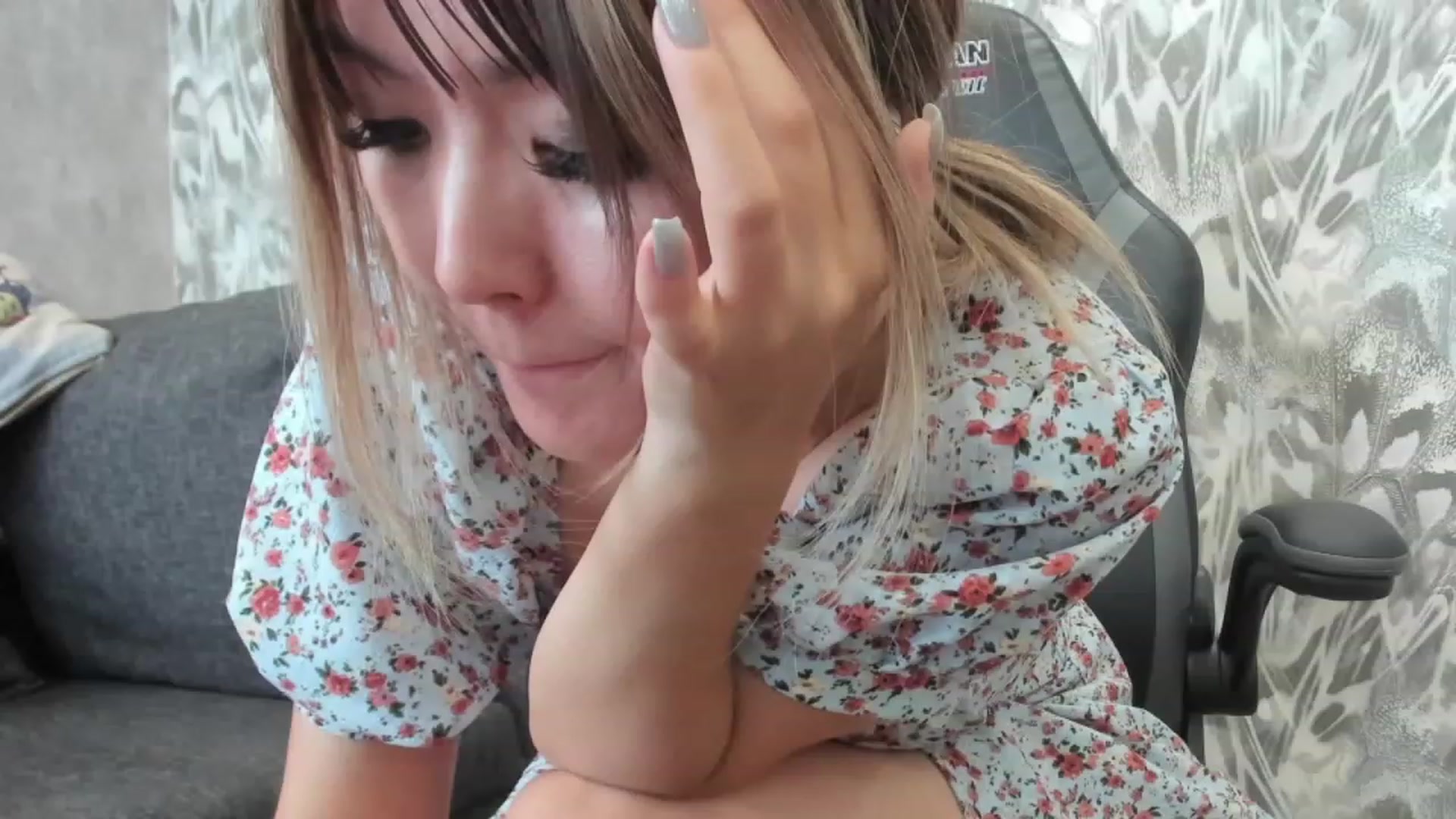 Gallery image thumbnail from Juicy_Cherry6's myfreecams stream on, 08/27/2023, 08:12 image 10 of 20