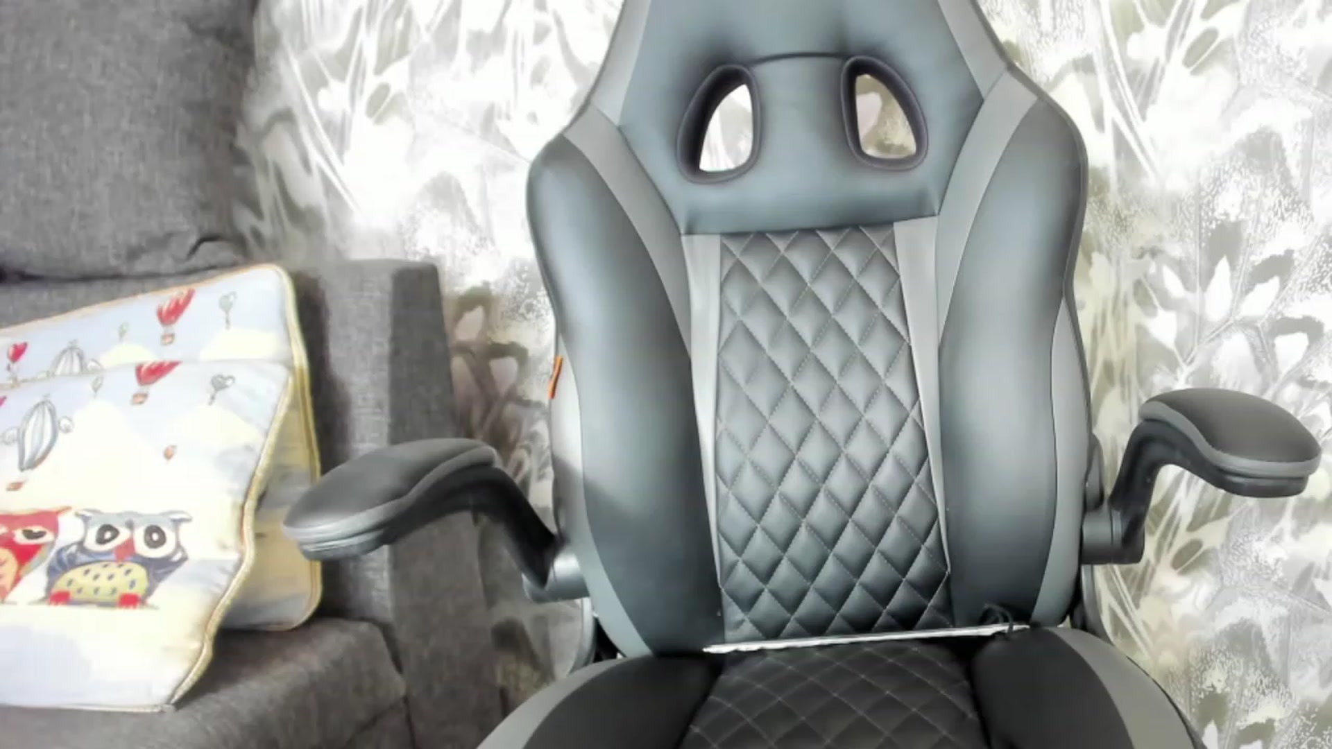 Gallery image thumbnail from Juicy_Cherry6's myfreecams stream on, 01/04/2024, 05:24 image 16 of 20