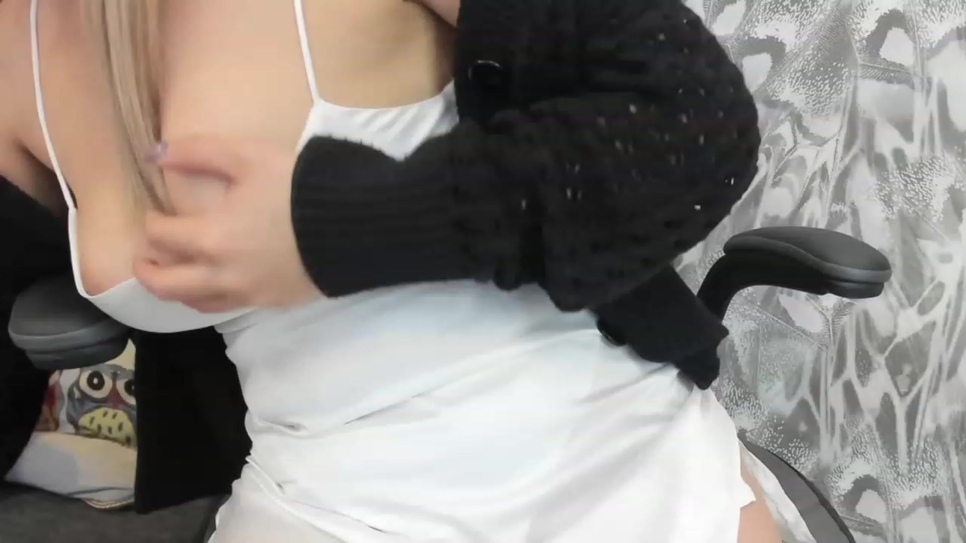 Gallery image thumbnail from Juicy_Cherry6's myfreecams stream on, 01/29/2024, 06:36 image 10 of 20