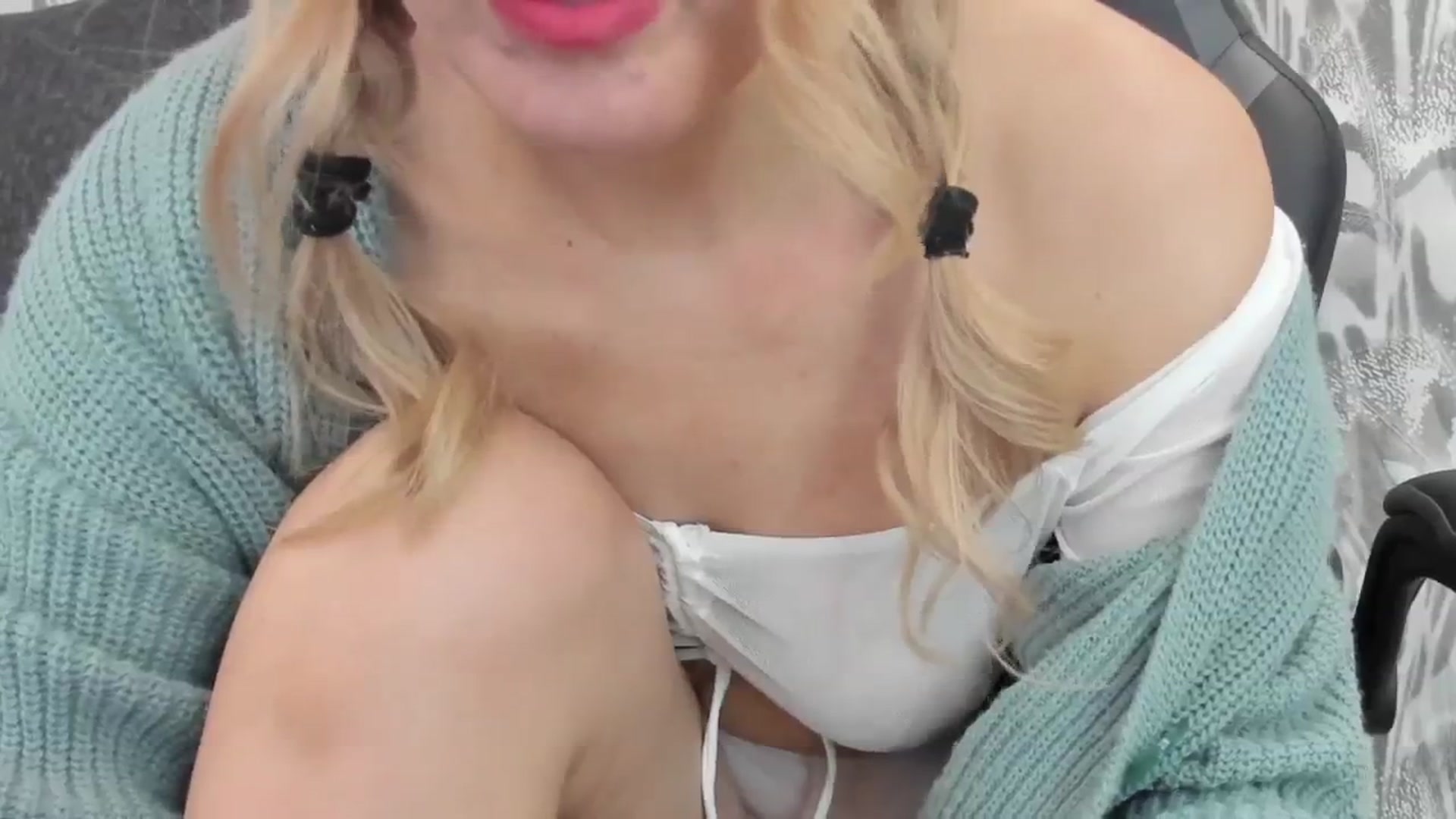 Gallery image thumbnail from Juicy_Cherry6's myfreecams stream on, 02/01/2024, 03:40 image 16 of 20