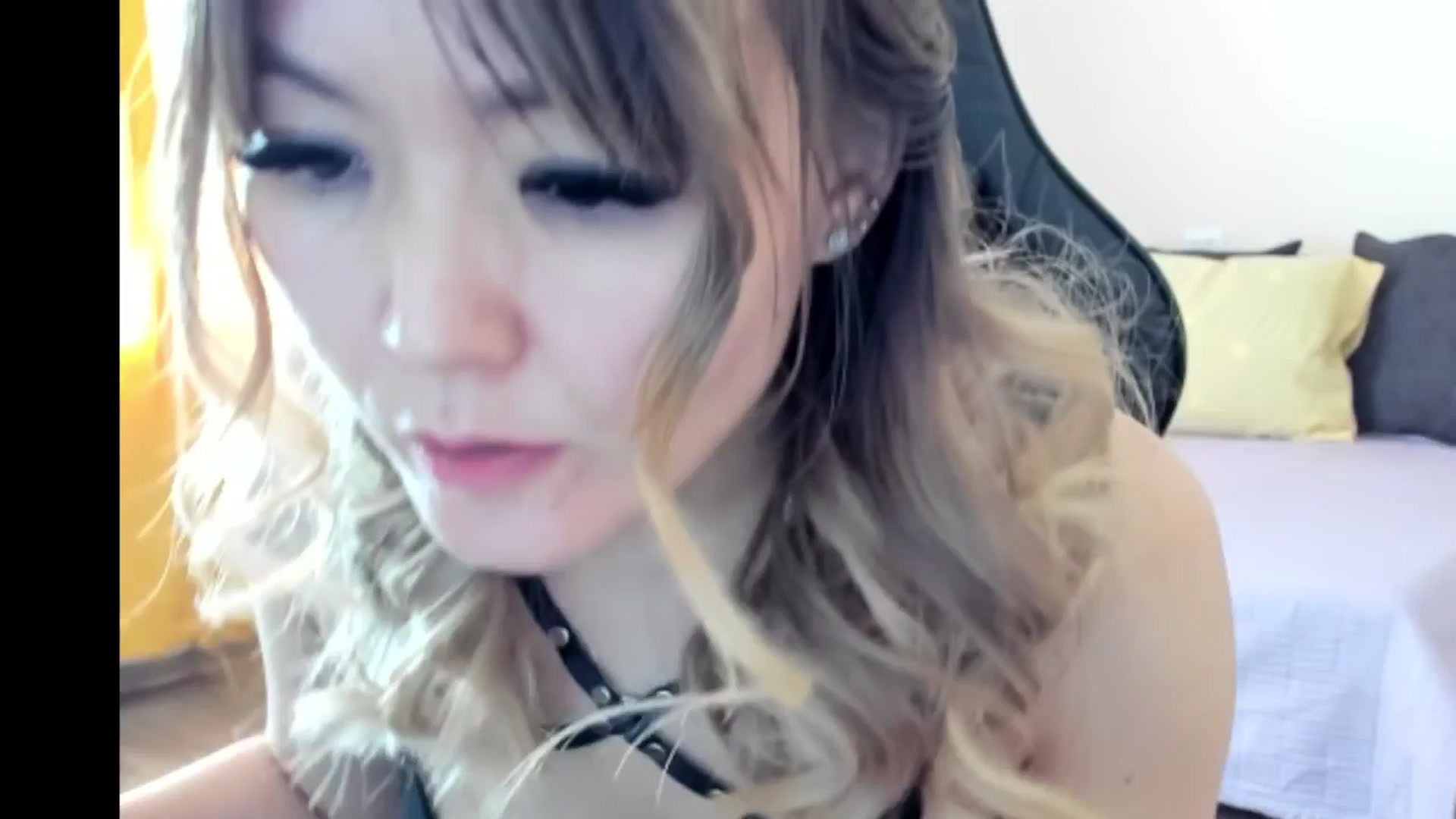 Gallery image thumbnail from Juicy_Cherry6's myfreecams stream on, 07/19/2024, 06:37 image 6 of 20