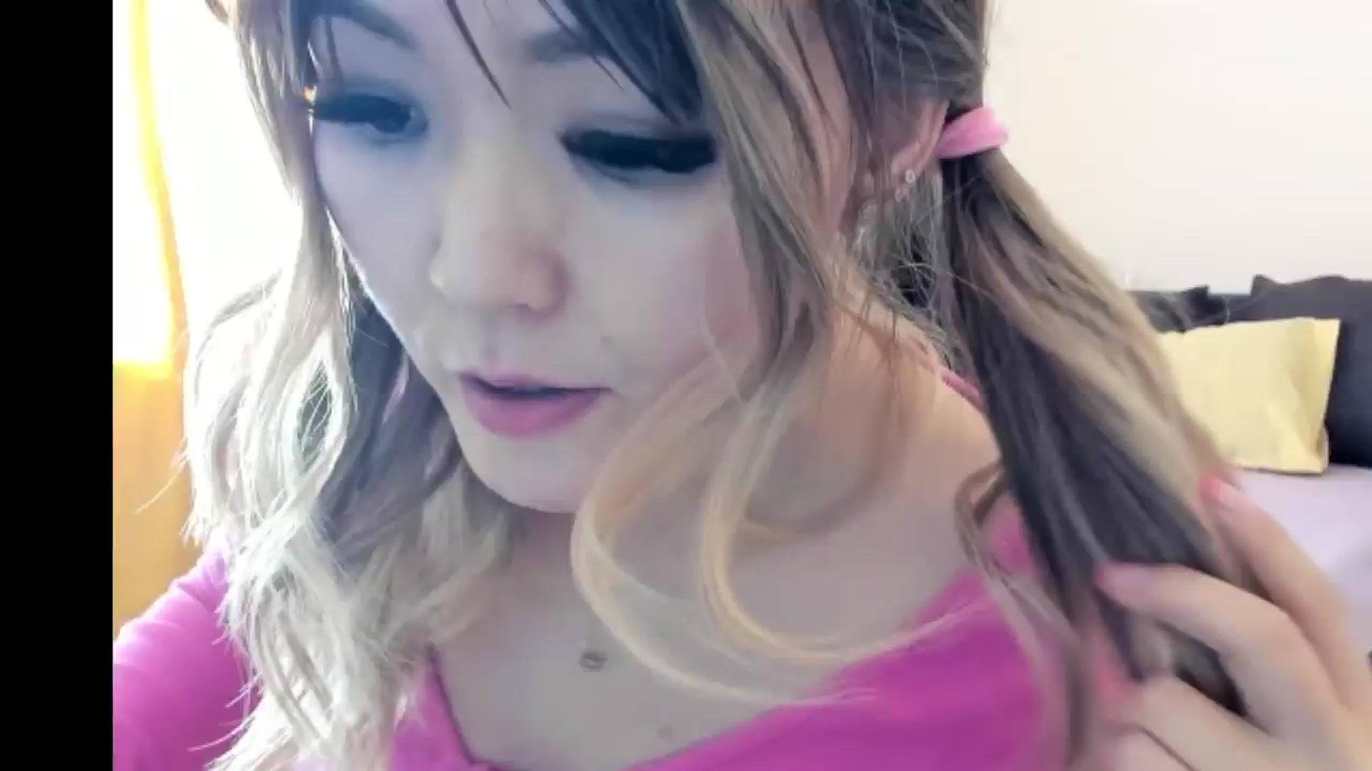 Gallery image thumbnail from Juicy_Cherry6's myfreecams stream on, 07/22/2024, 03:18 image 9 of 20
