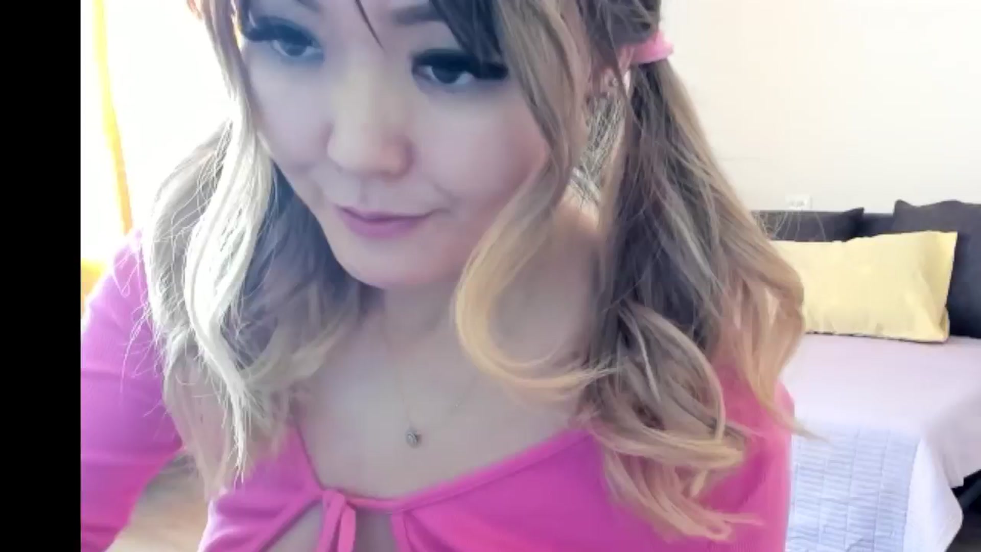 Gallery image thumbnail from Juicy_Cherry6's myfreecams stream on, 07/22/2024, 03:18 image 16 of 20