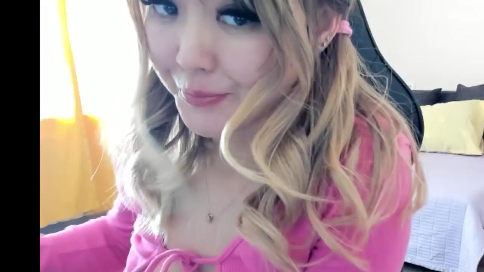 Gallery image thumbnail from Juicy_Cherry6's myfreecams stream on, 07/22/2024, 05:13 image 2 of 20