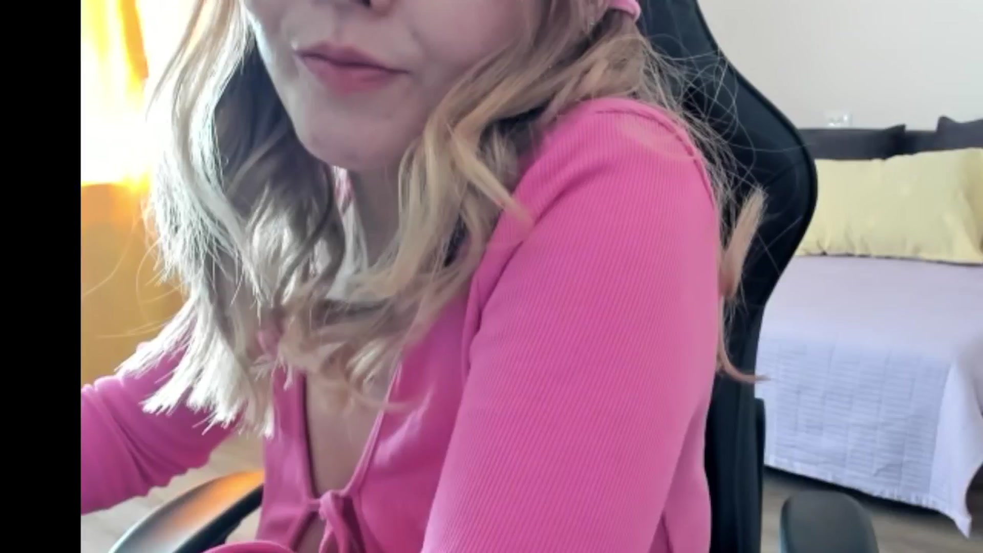 Gallery image thumbnail from Juicy_Cherry6's myfreecams stream on, 07/22/2024, 06:56 image 15 of 20