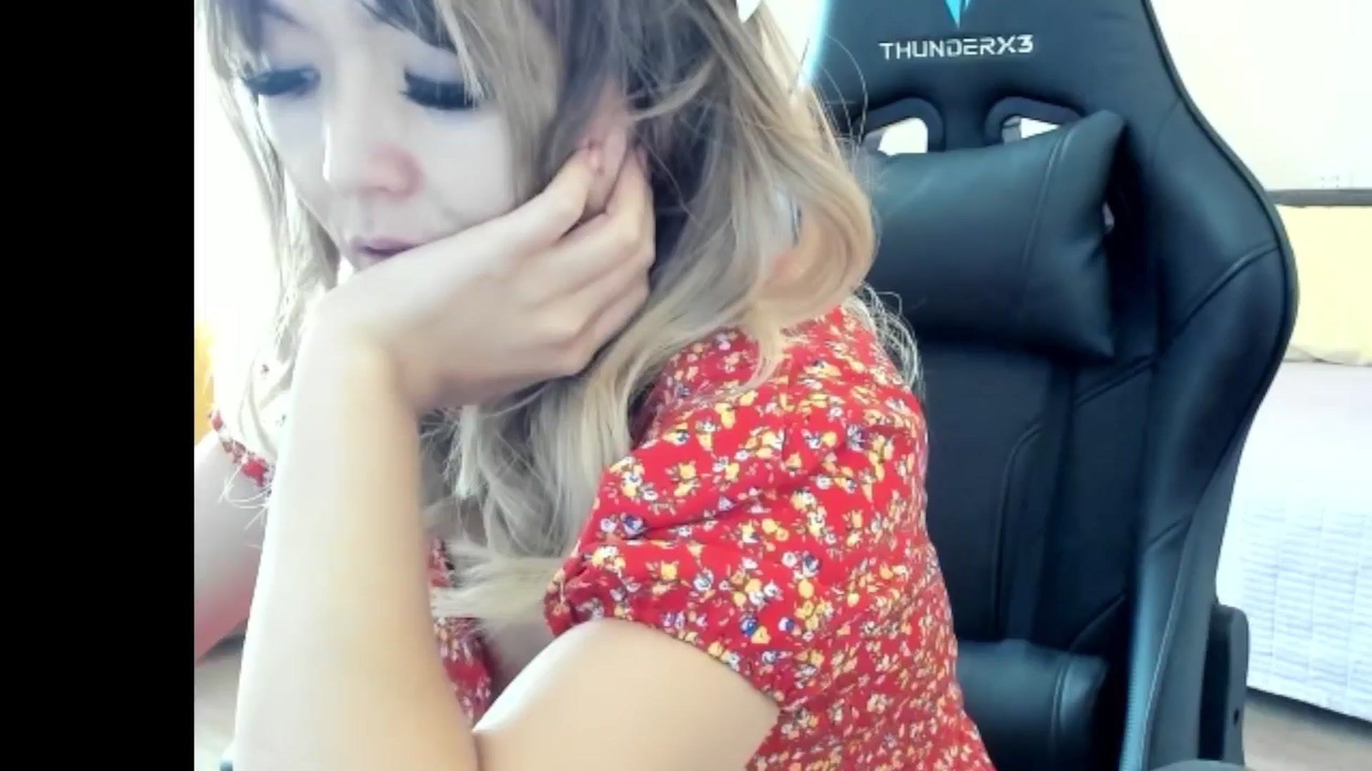 Gallery image thumbnail from Juicy_Cherry6's myfreecams stream on, 08/11/2024, 09:10 image 12 of 20