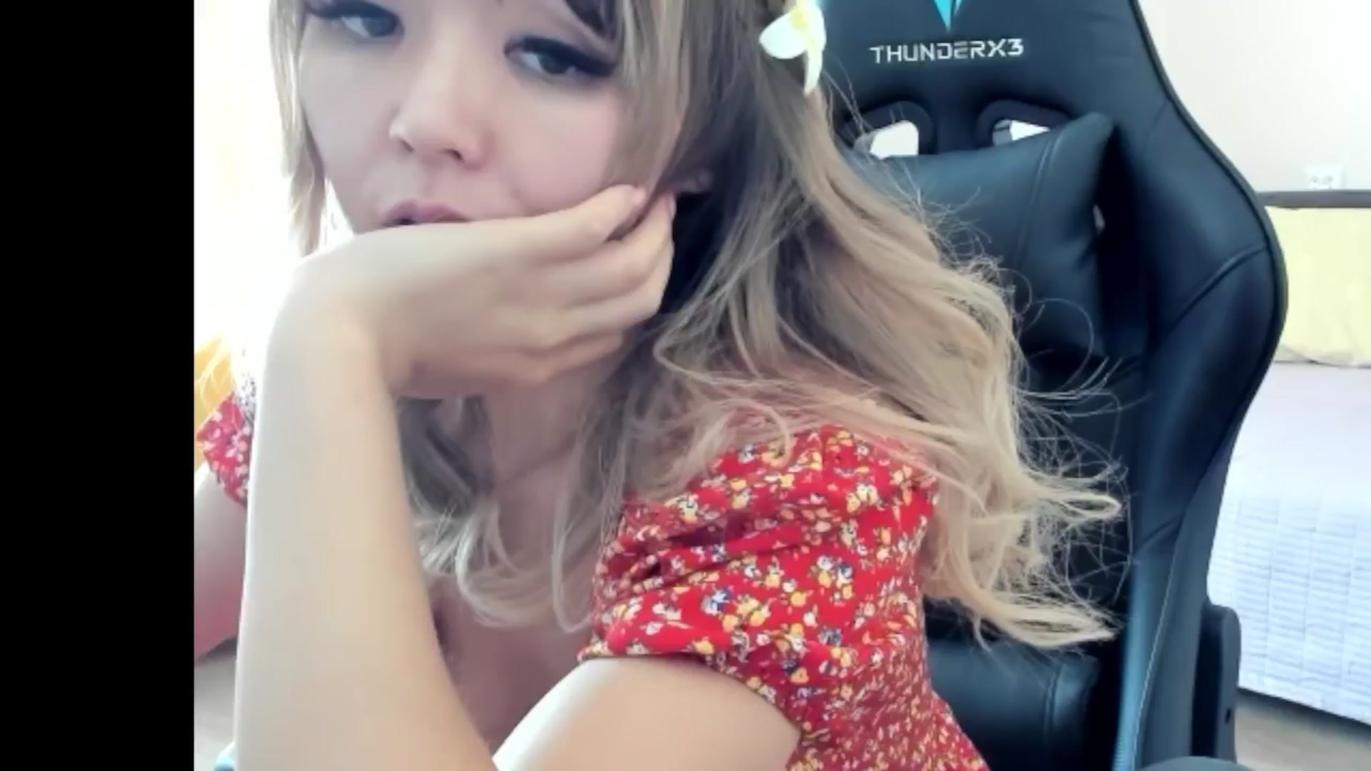 Gallery image thumbnail from Juicy_Cherry6's myfreecams stream on, 08/11/2024, 09:10 image 4 of 20