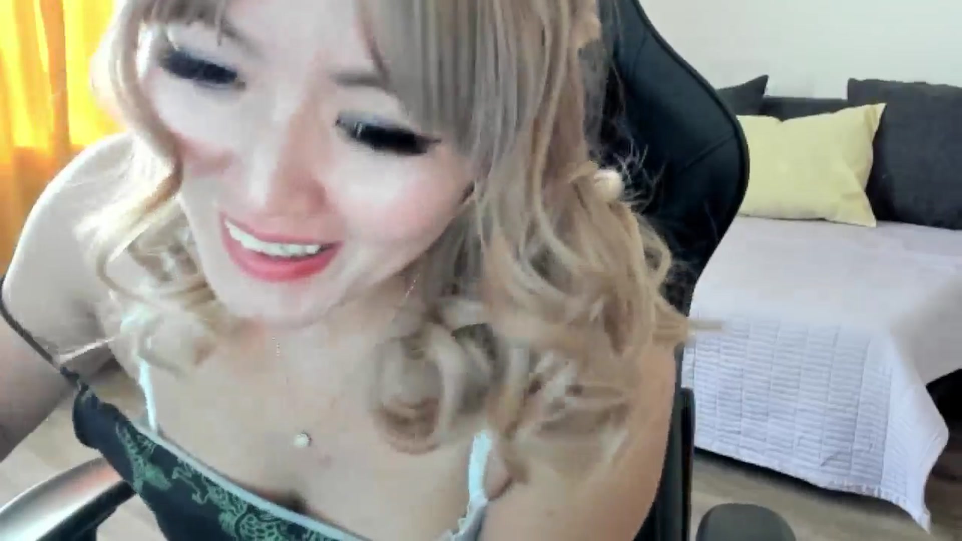 Gallery image thumbnail from Juicy_Cherry6's myfreecams stream on, 09/18/2024, 09:57 image 7 of 20