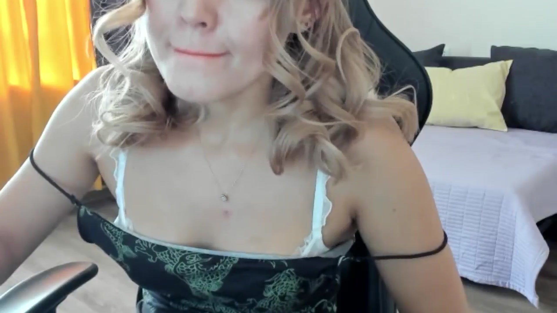 Gallery image thumbnail from Juicy_Cherry6's myfreecams stream on, 09/18/2024, 09:57 image 6 of 20