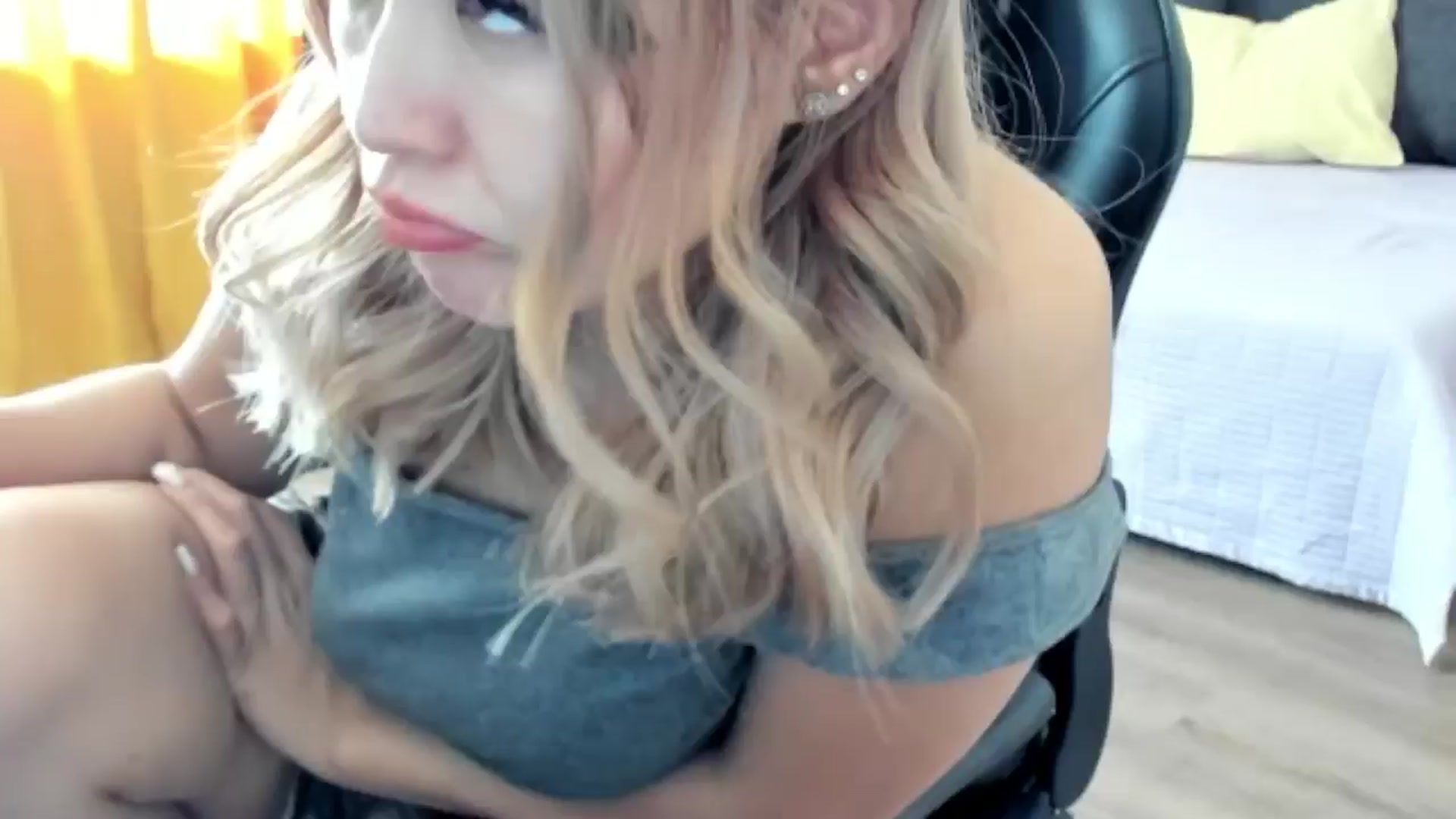 Gallery image thumbnail from Juicy_Cherry6's myfreecams stream on, 09/20/2024, 06:41 image 4 of 20