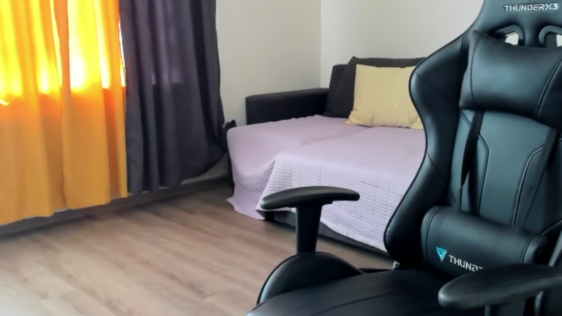 Gallery image thumbnail from Juicy_Cherry6's myfreecams stream on, 09/29/2024, 06:49 image 12 of 20