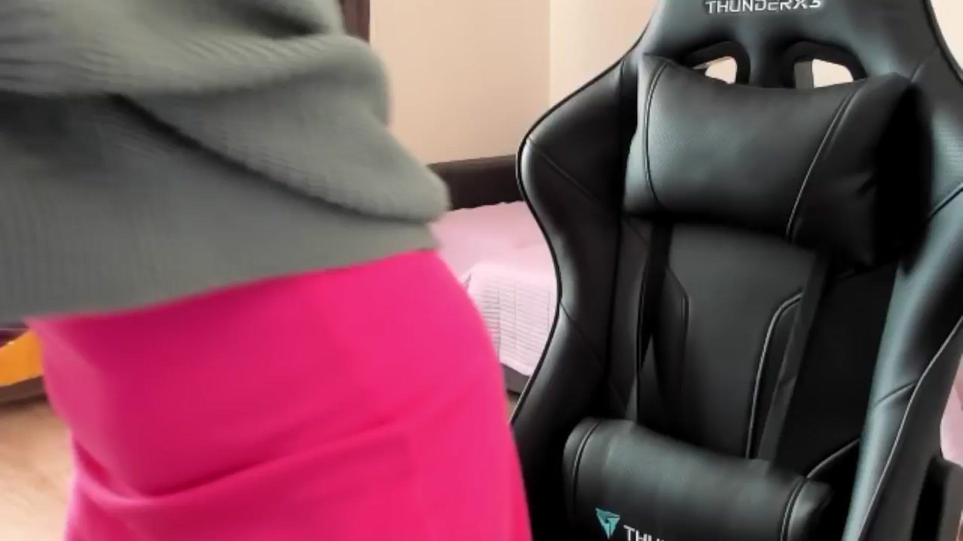 Gallery image thumbnail from Juicy_Cherry6's myfreecams stream on, 09/29/2024, 06:49 image 10 of 20