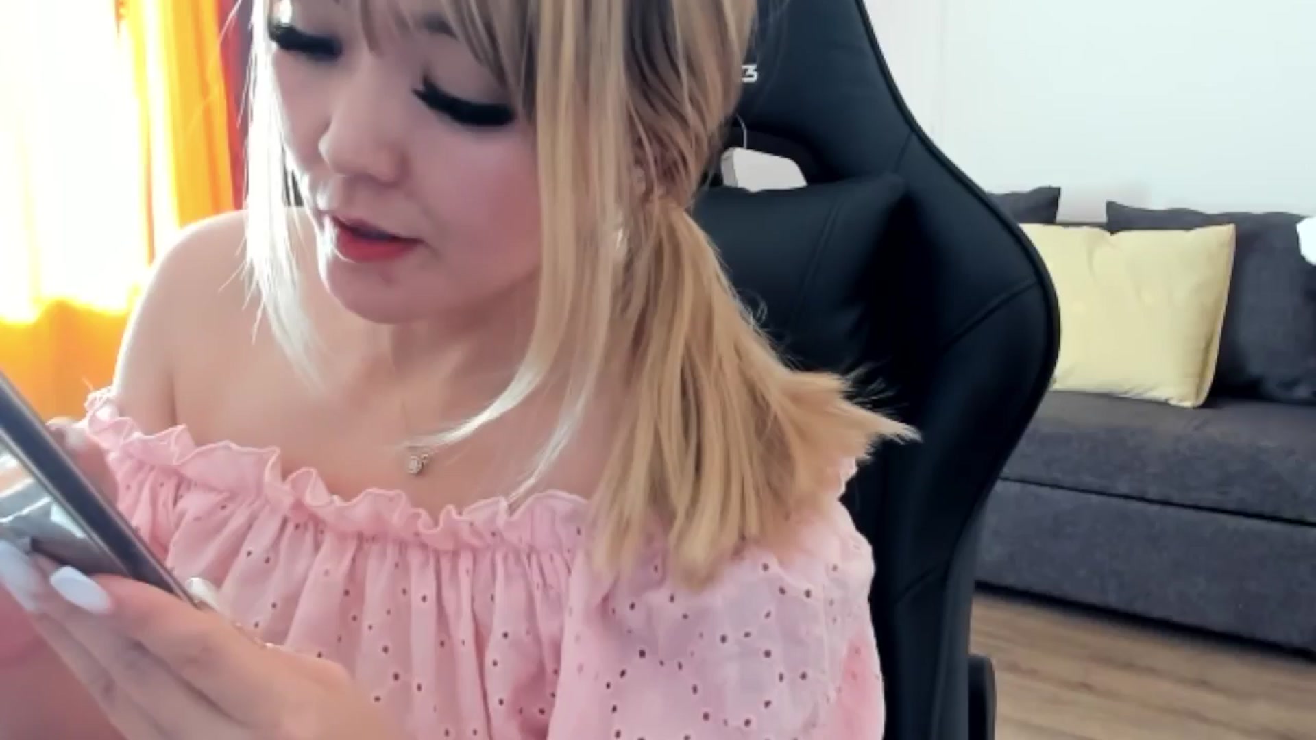 Gallery image thumbnail from Juicy_Cherry6's myfreecams stream on, 12/02/2024, 06:28 image 8 of 20