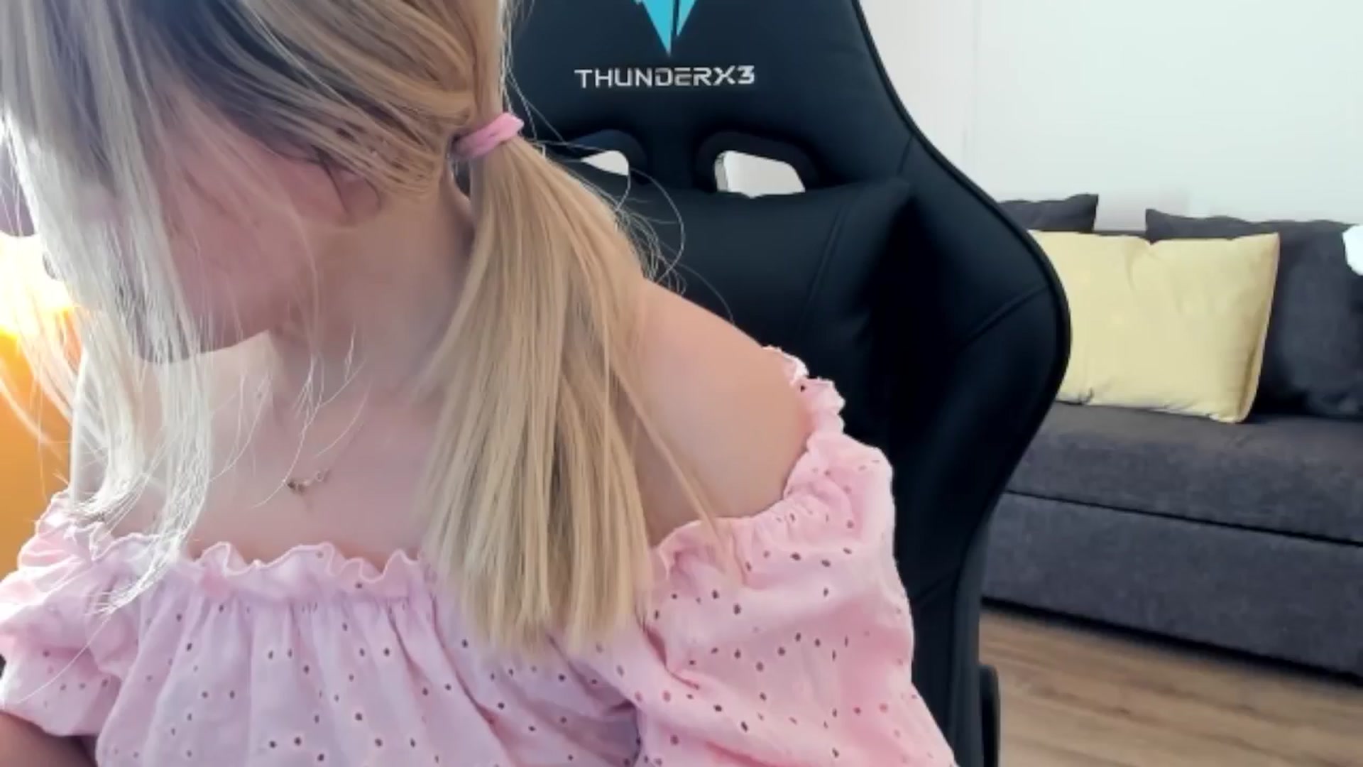 Gallery image thumbnail from Juicy_Cherry6's myfreecams stream on, 12/02/2024, 06:28 image 4 of 20