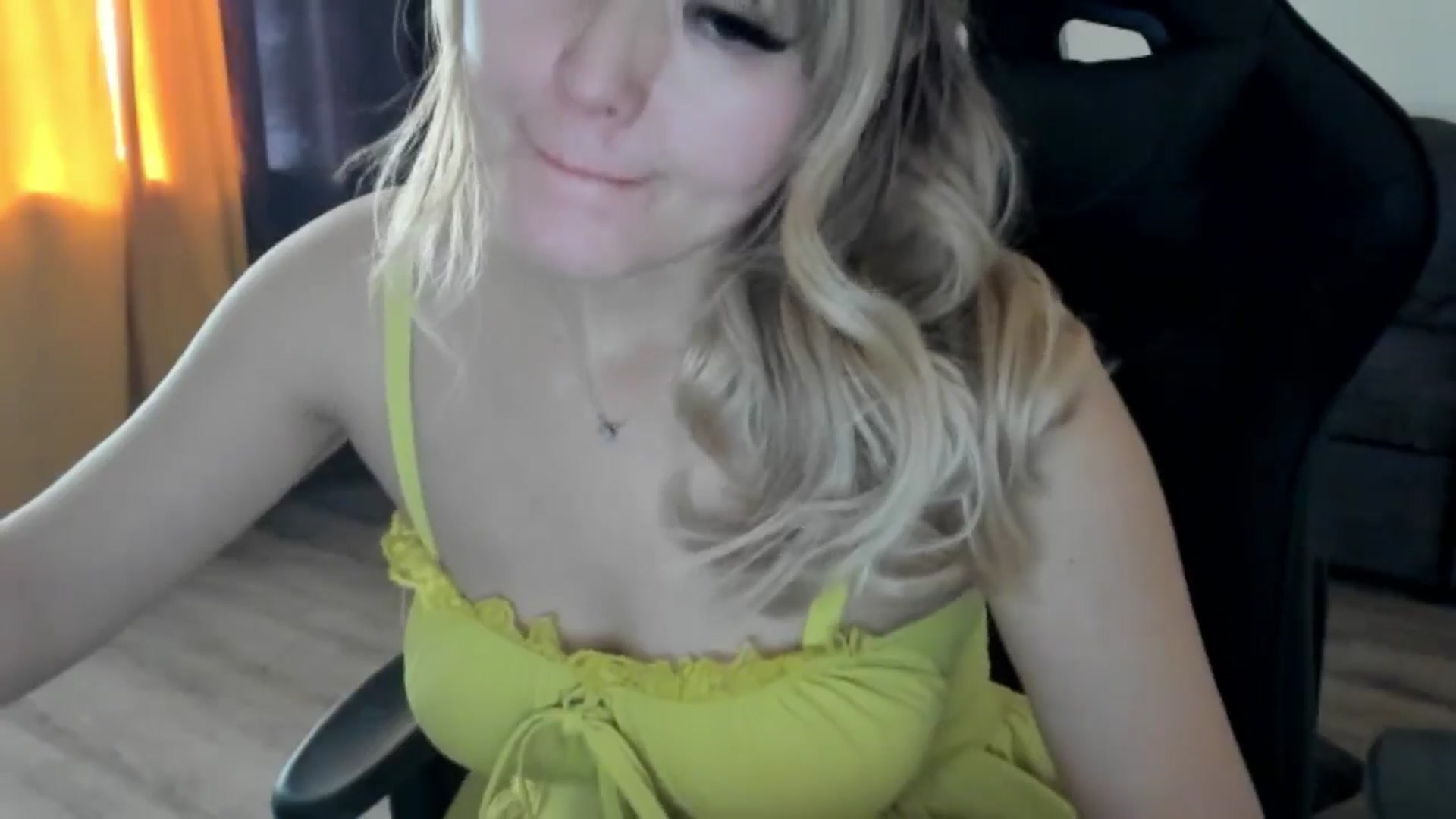 Gallery image thumbnail from Juicy_Cherry6's myfreecams stream on, 12/05/2024, 08:41 image 13 of 20