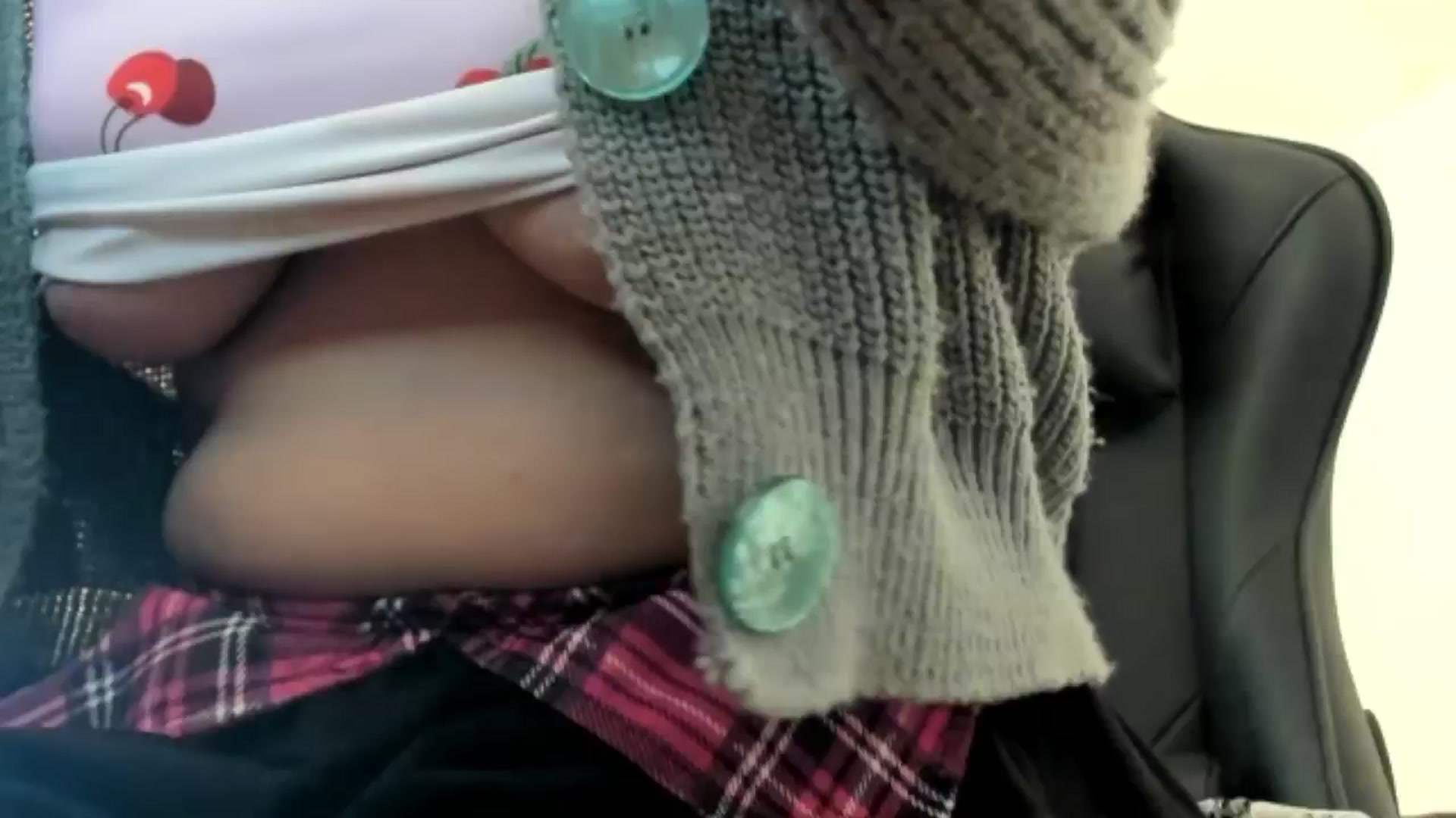 Gallery image thumbnail from Juicy_Cherry6's myfreecams stream on, 12/12/2024, 08:03 image 18 of 20