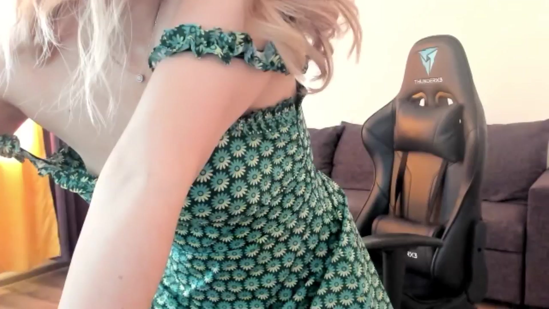 Gallery image thumbnail from Juicy_Cherry6's myfreecams stream on, 03/12/2025, 07:35 image 13 of 20
