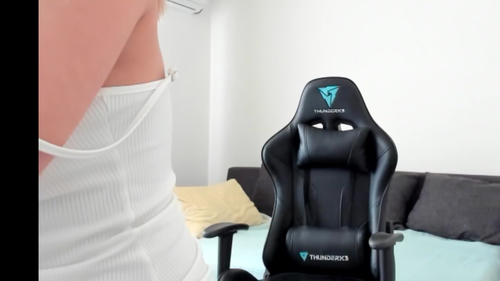 Gallery image thumbnail from Juicy_Cherry6's myfreecams stream on, 03/29/2025, 08:12 image 5 of 20