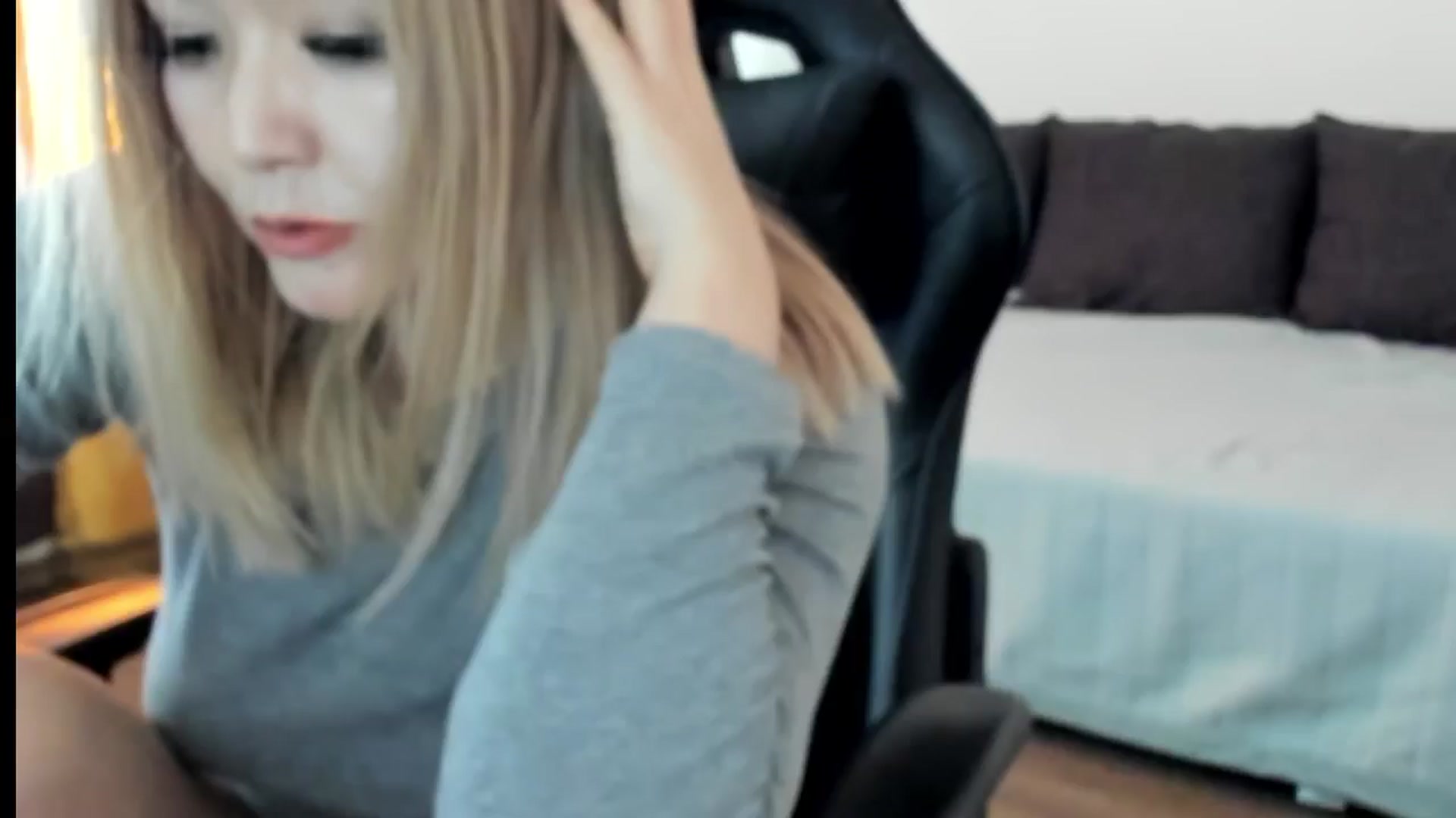 Gallery image thumbnail from Juicy_Cherry6's myfreecams stream on, 04/04/2025, 08:42 image 15 of 20