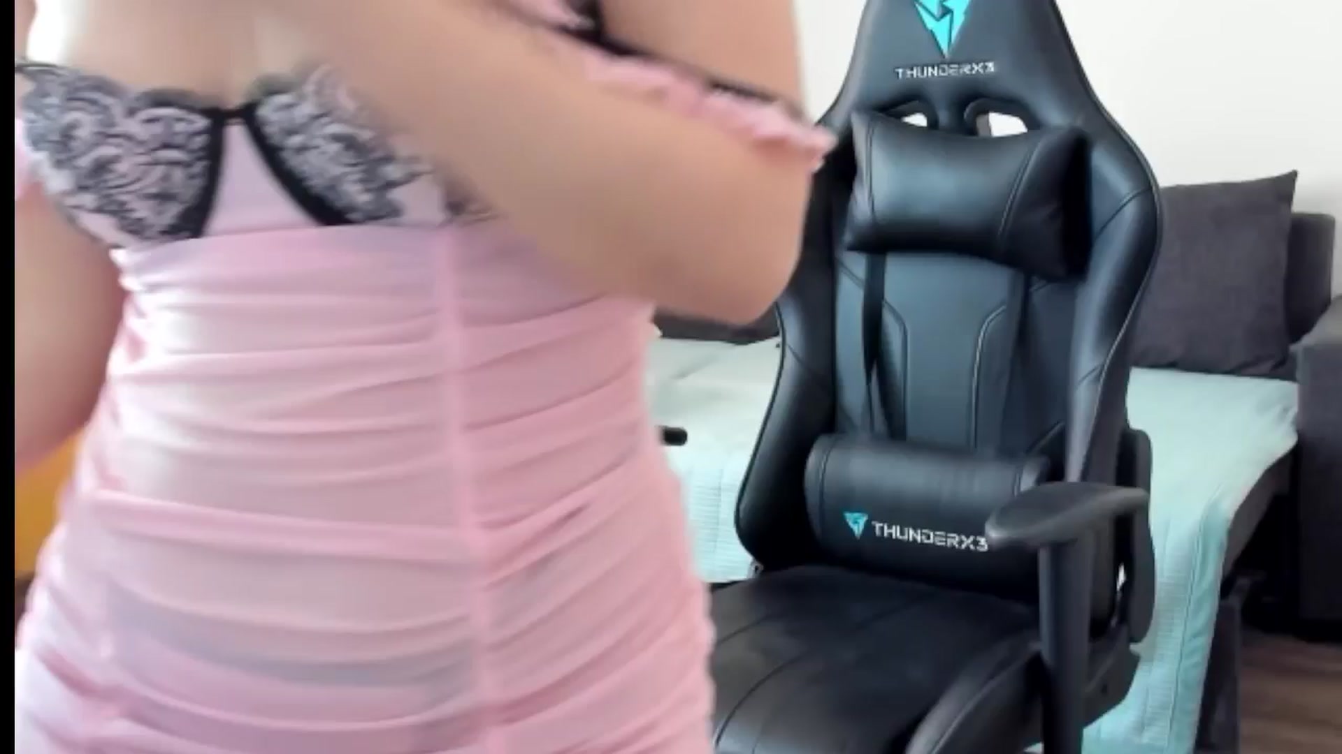 Gallery image thumbnail from Juicy_Cherry6's myfreecams stream on, 04/08/2025, 07:52 image 19 of 20