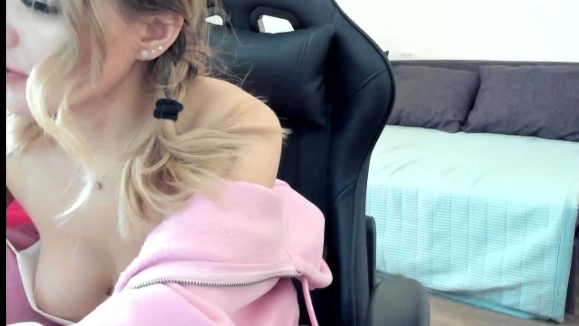 Gallery image thumbnail from Juicy_Cherry6's myfreecams stream on, 04/10/2025, 08:55 image 11 of 20