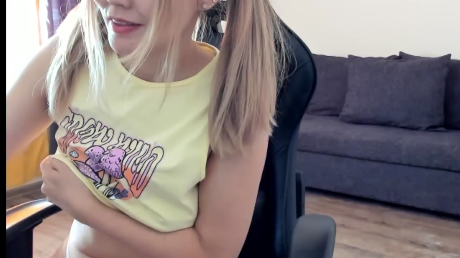 Gallery image thumbnail from Juicy_Cherry6's myfreecams stream on, 07/05/2025, 04:28 image 18 of 20