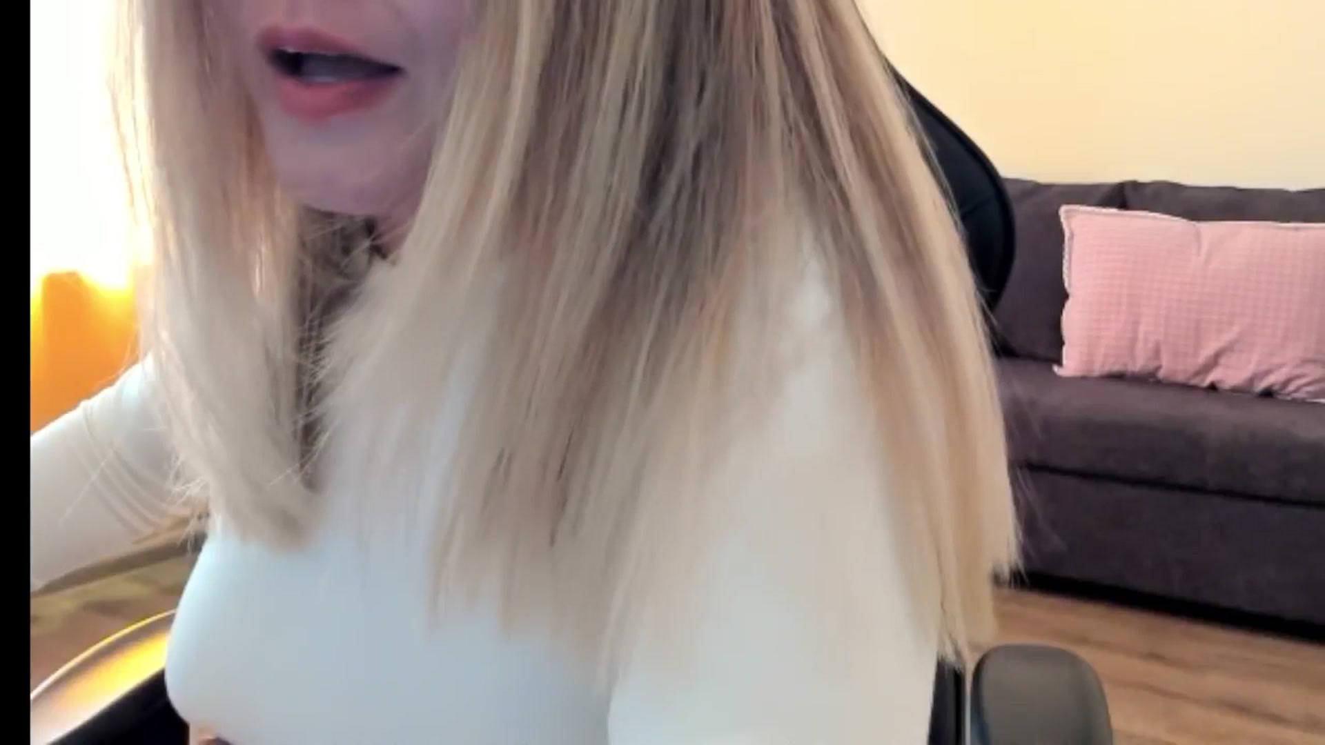Gallery image thumbnail from Juicy_Cherry6's myfreecams stream on, 10/17/2025, 05:08 image 14 of 20