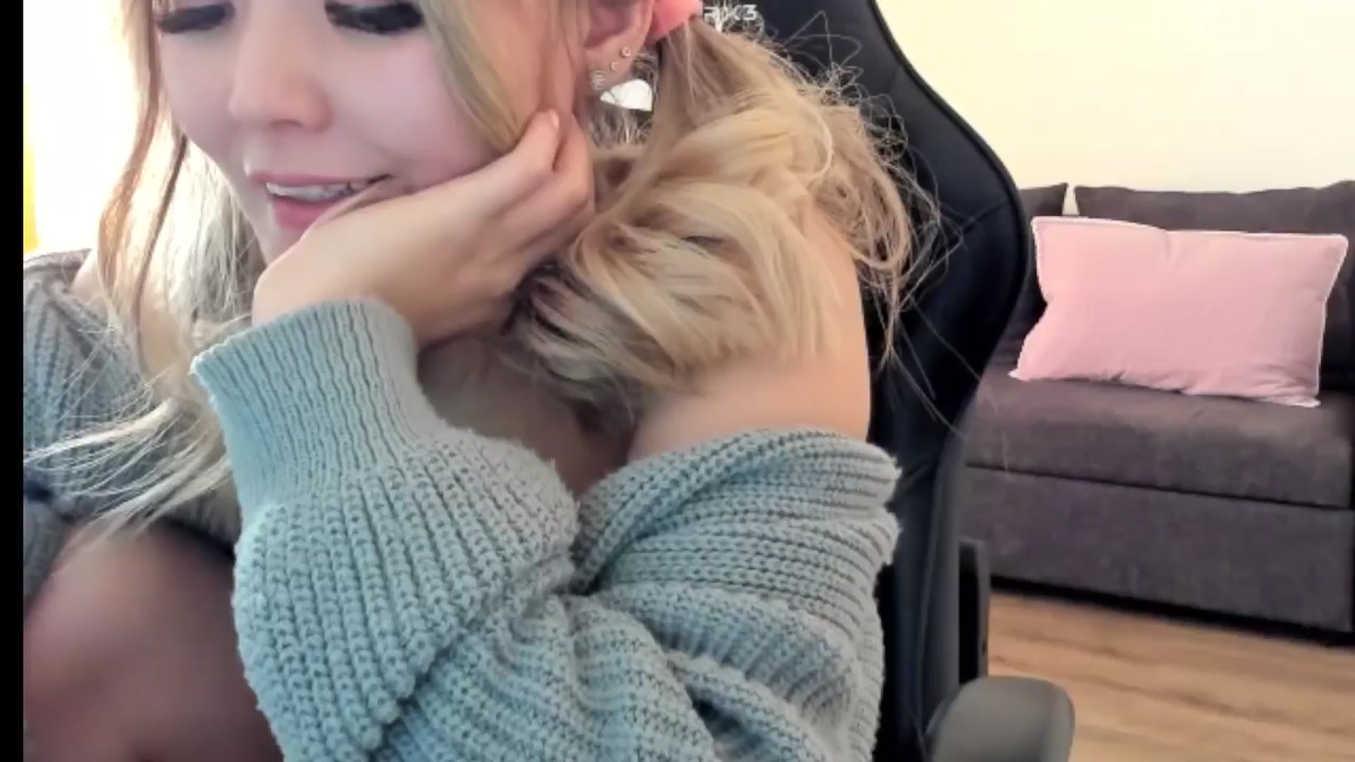 Gallery image thumbnail from Juicy_Cherry6's myfreecams stream on, 10/27/2025, 06:00 image 14 of 20
