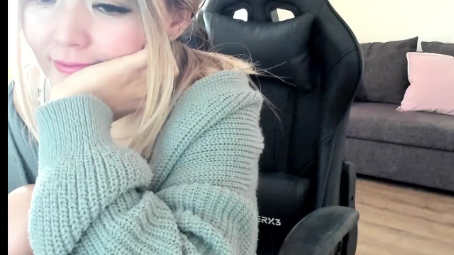 Gallery image thumbnail from Juicy_Cherry6's myfreecams stream on, 11/03/2025, 03:51 image 7 of 20