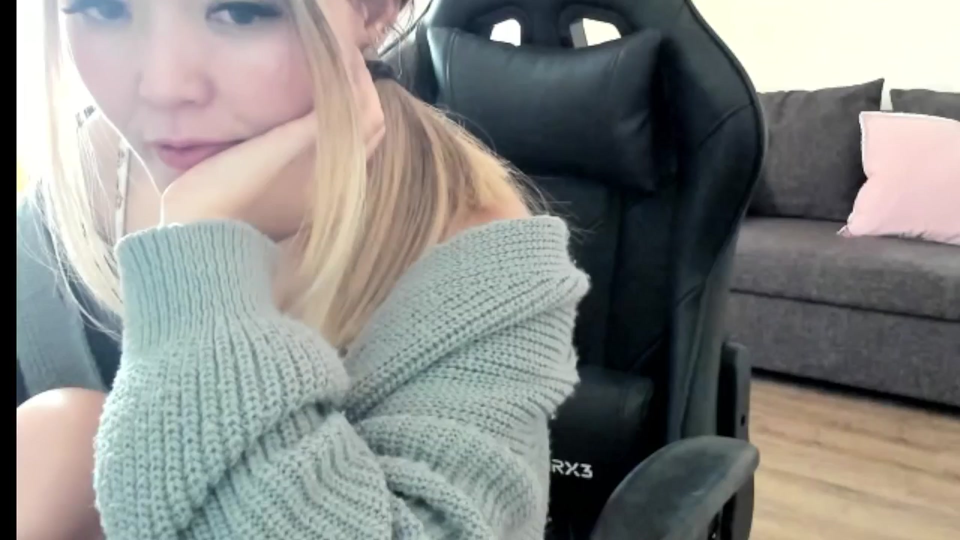 Gallery image thumbnail from Juicy_Cherry6's myfreecams stream on, 11/03/2025, 03:51 image 4 of 20