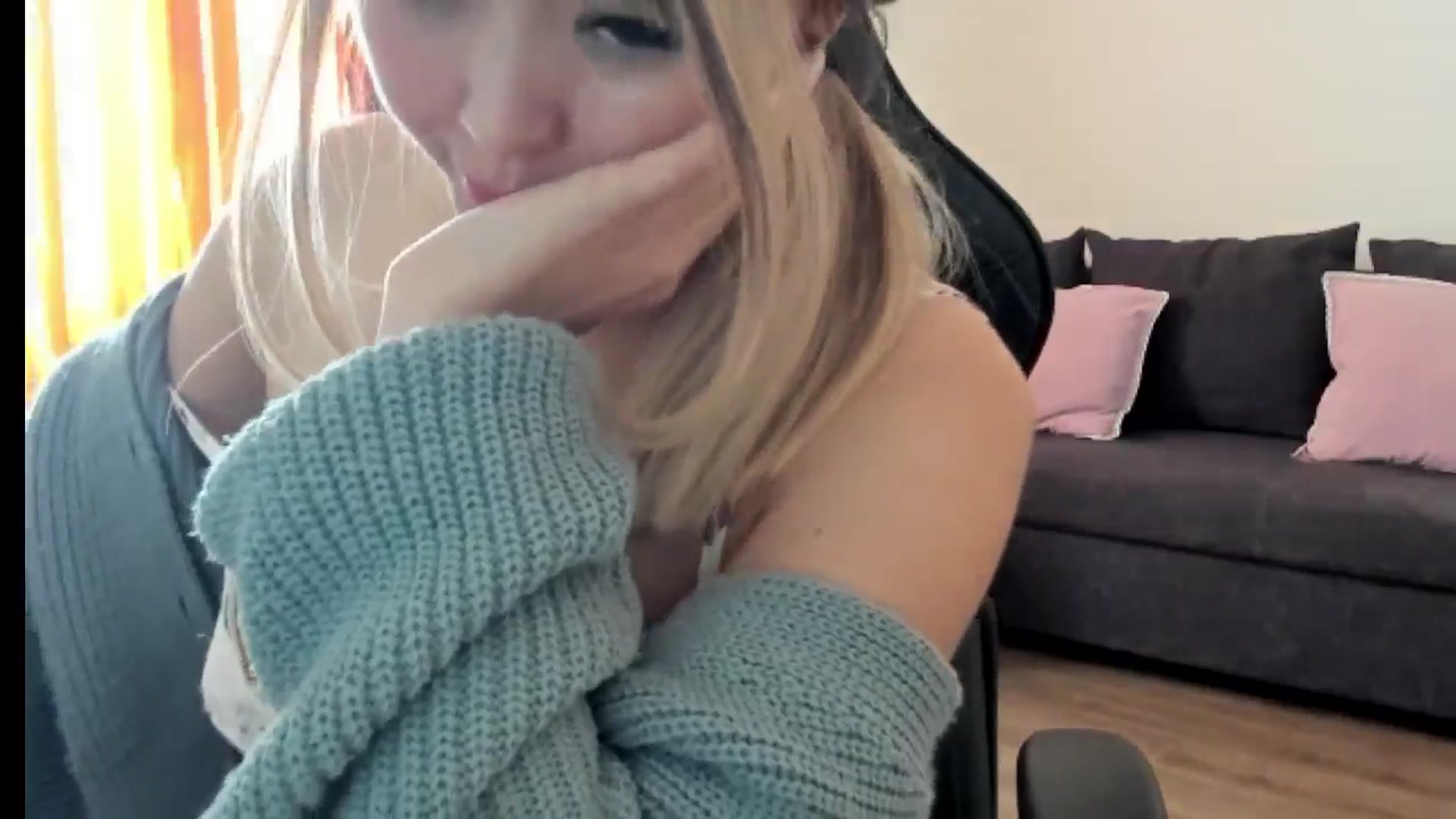Gallery image thumbnail from Juicy_Cherry6's myfreecams stream on, 11/03/2025, 05:19 image 12 of 20