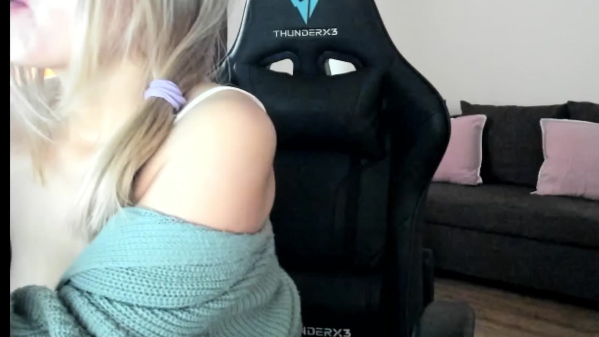 Gallery image thumbnail from Juicy_Cherry6's myfreecams stream on, 11/04/2025, 04:25 image 15 of 20