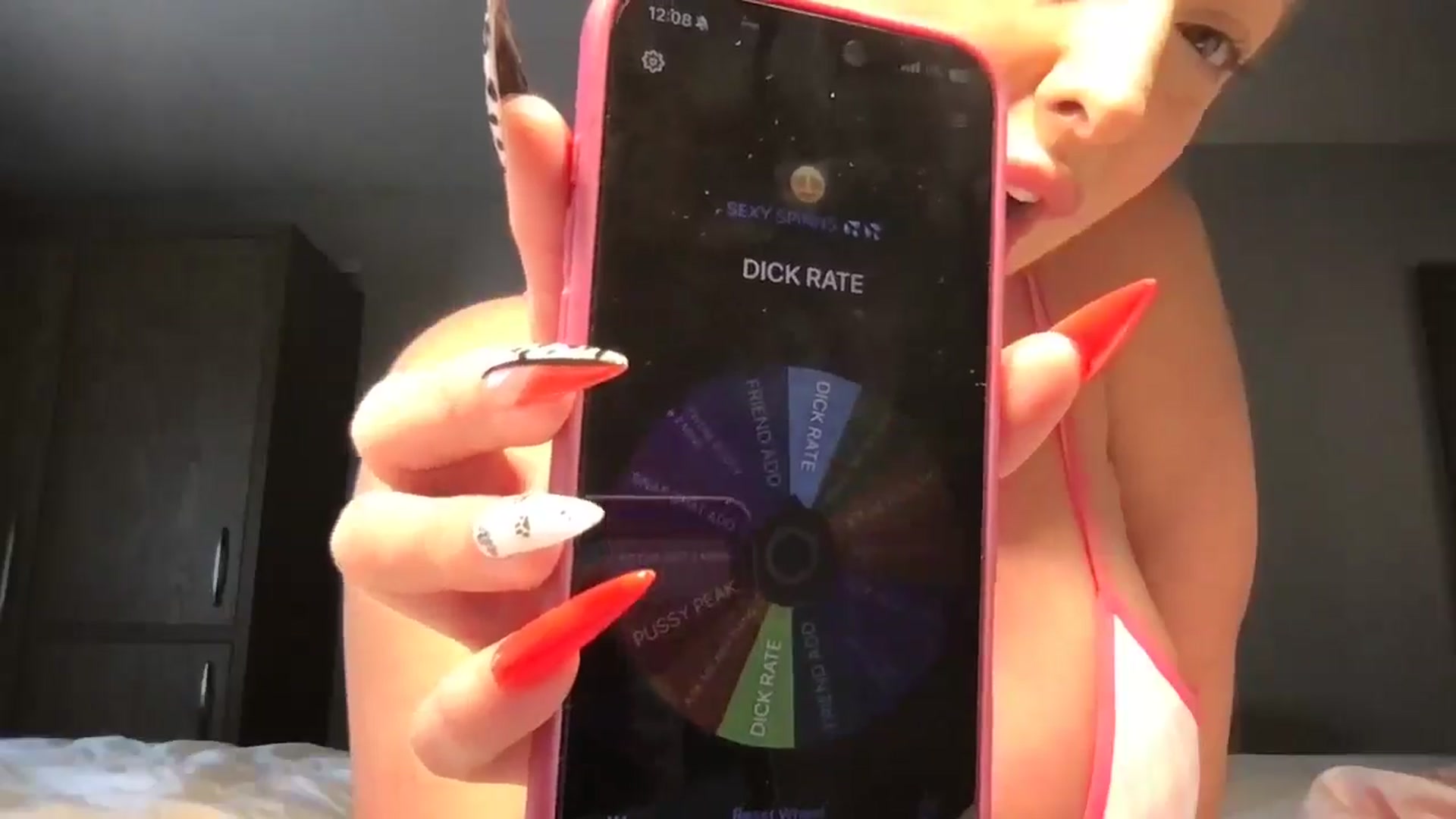 Gallery image thumbnail from Juicy_Chloe's myfreecams stream on, 10/28/2025, 17:09 image 4 of 20