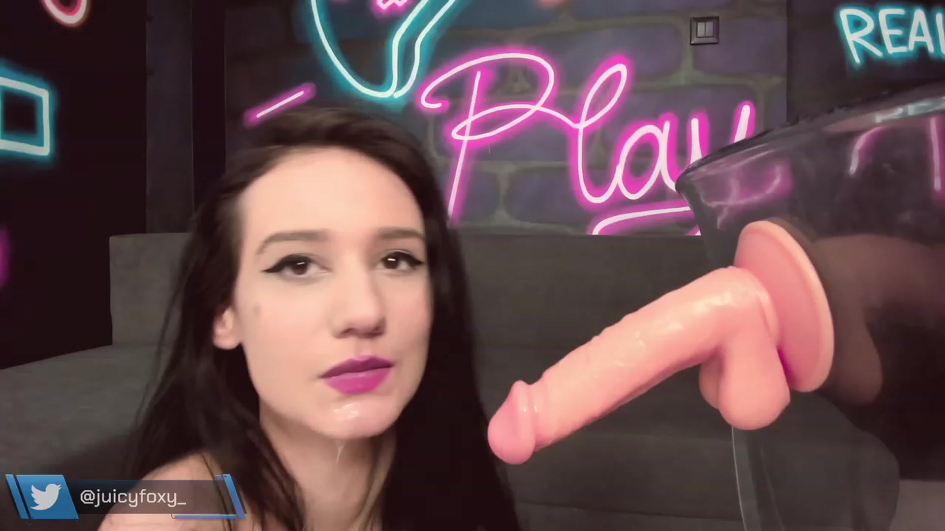 Gallery image thumbnail from Juicy_Foxy's myfreecams stream on, 01/11/2024, 08:18 image 3 of 20